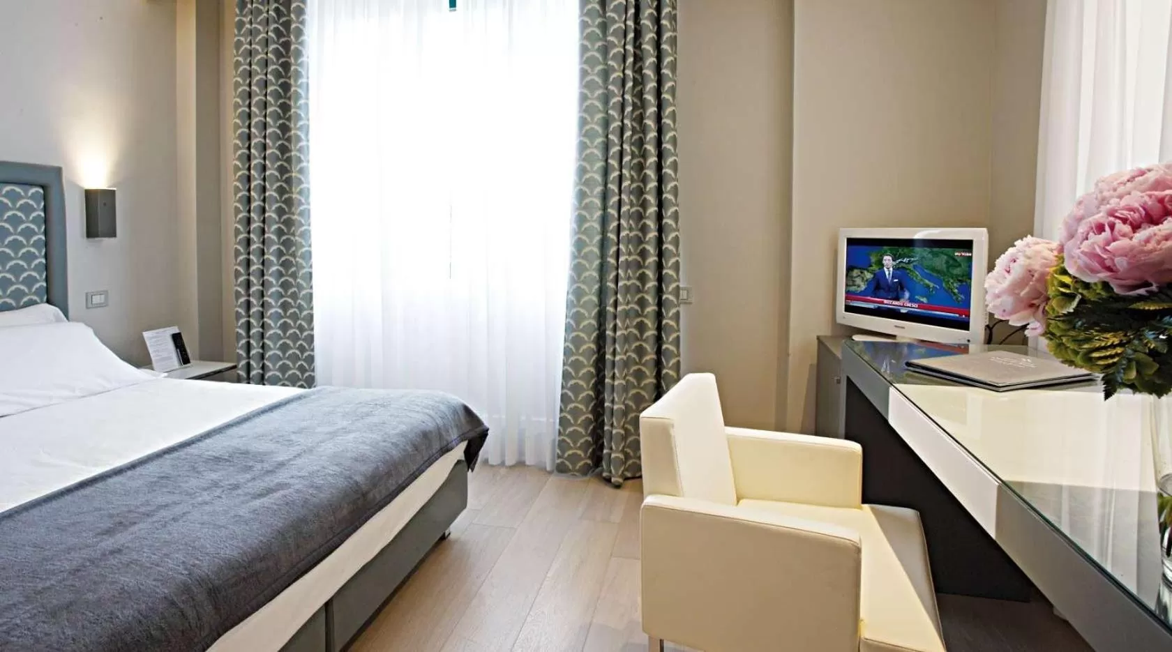 Bedroom, Bed in Grand Hotel Croce Di Malta