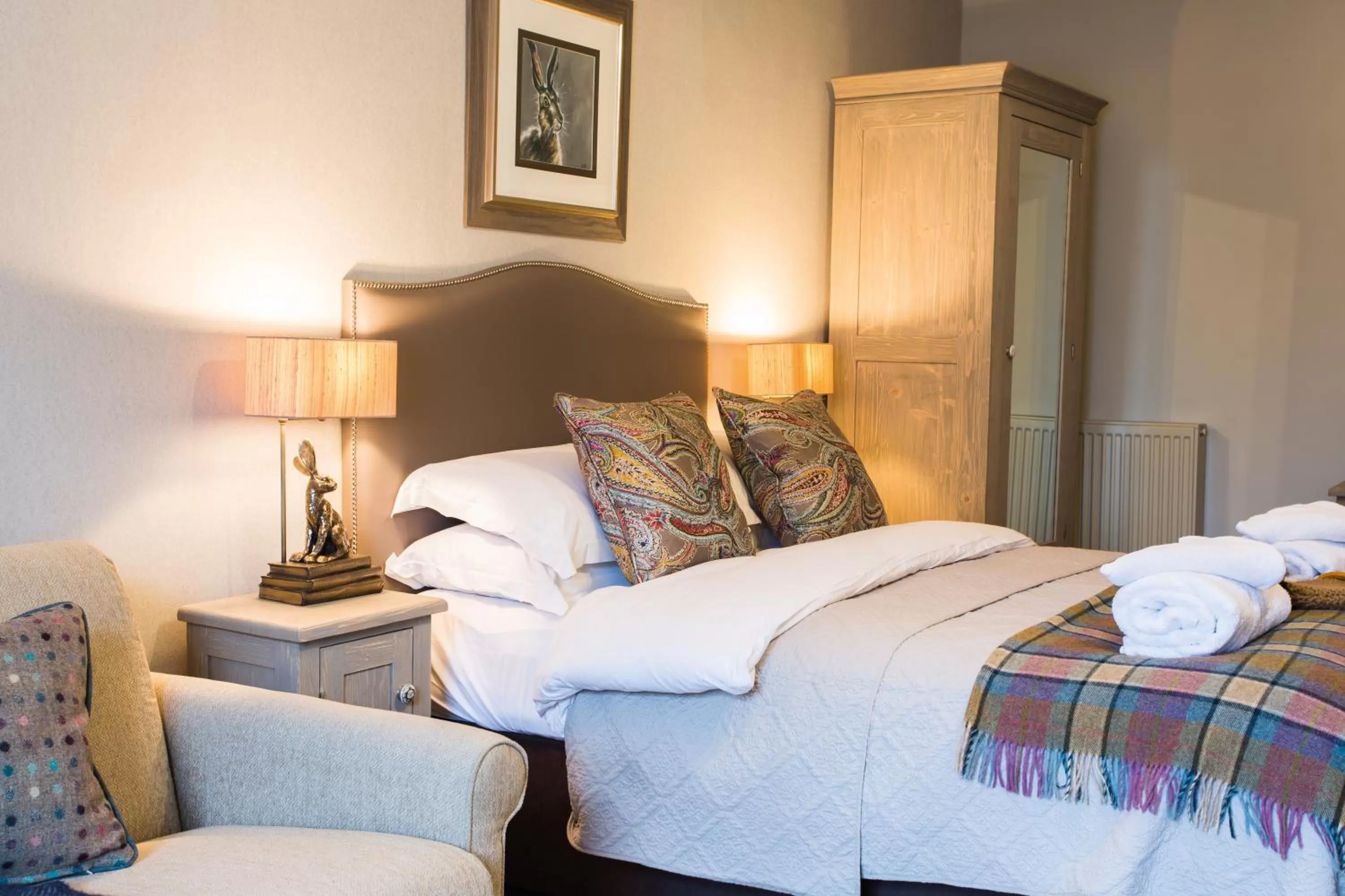 Photo of the whole room, Bed in The Golden Lion at Settle