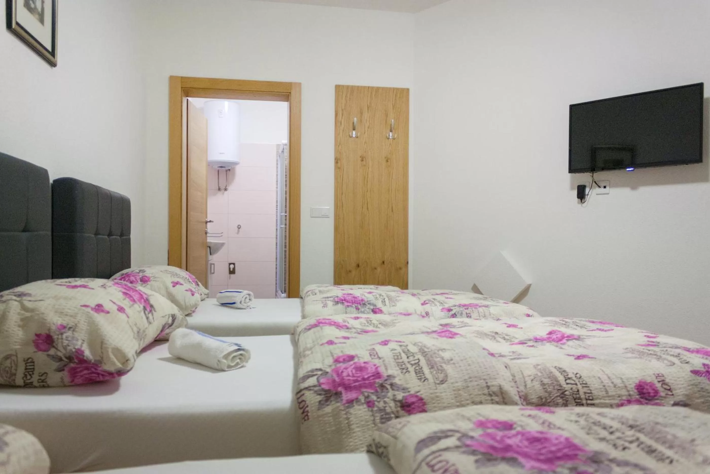 Bedroom, Bed in Villa Maja