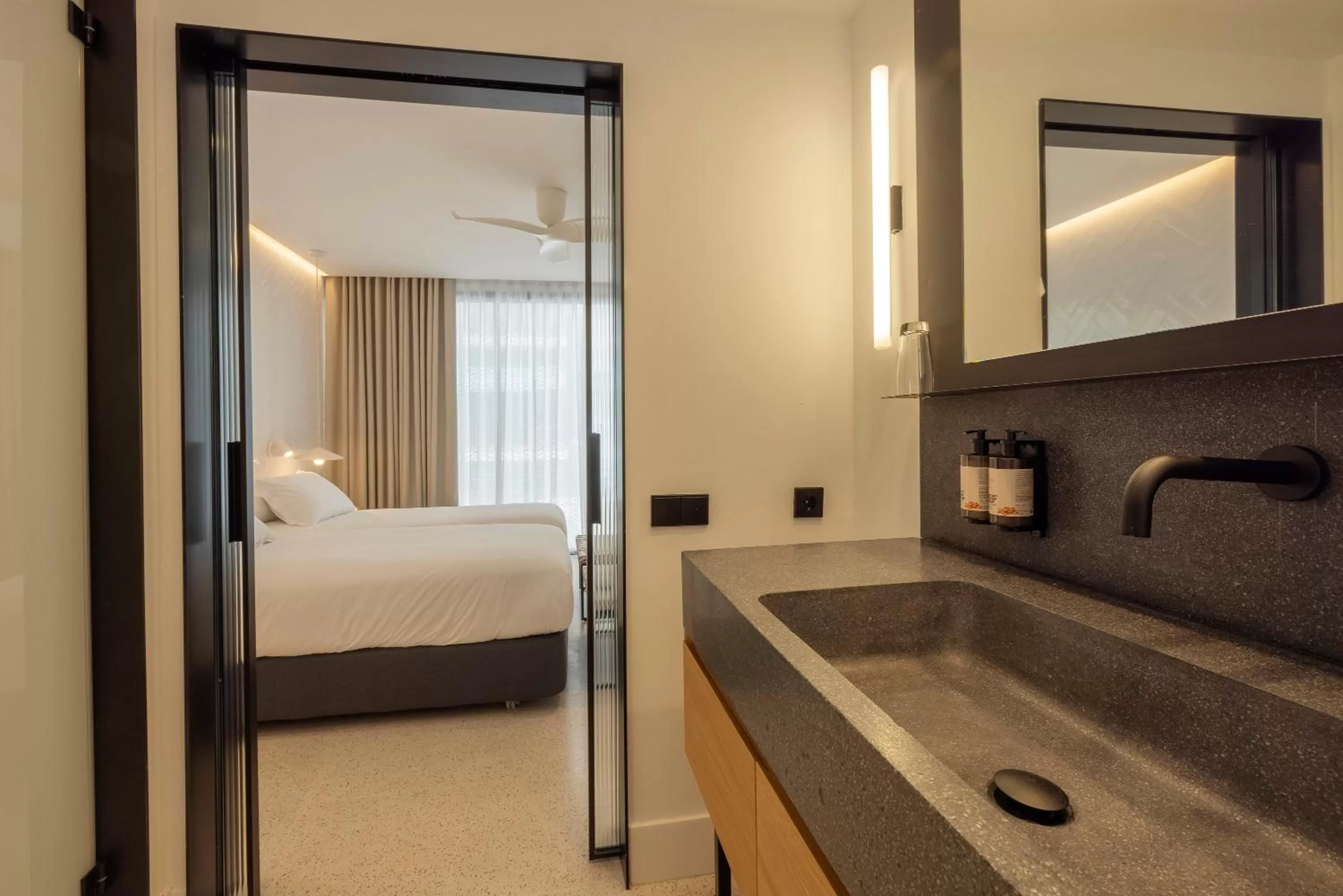 Bathroom, Bed in HM Palma Blanc