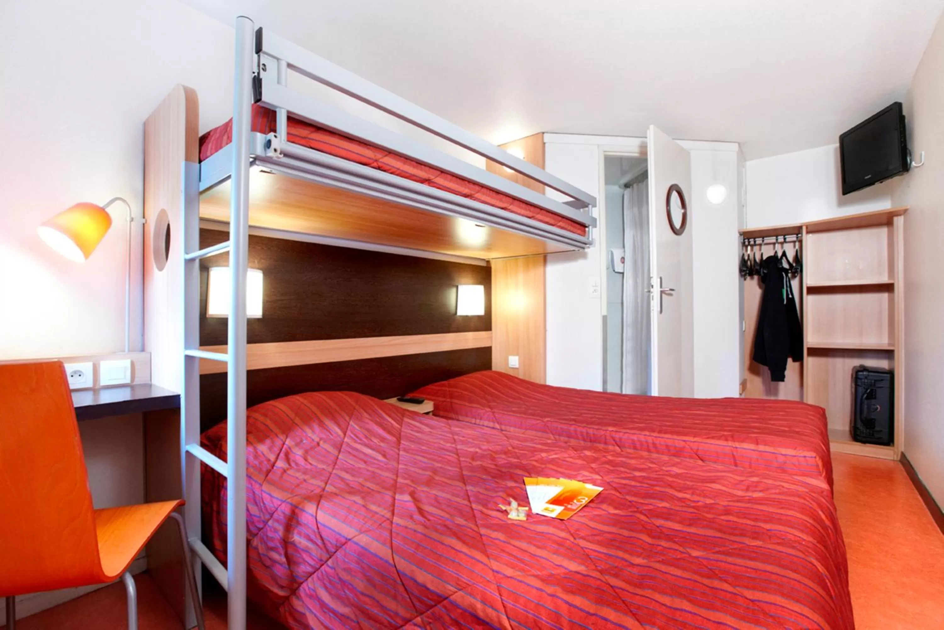 Bed in Premiere Classe Lille Ouest - Lomme