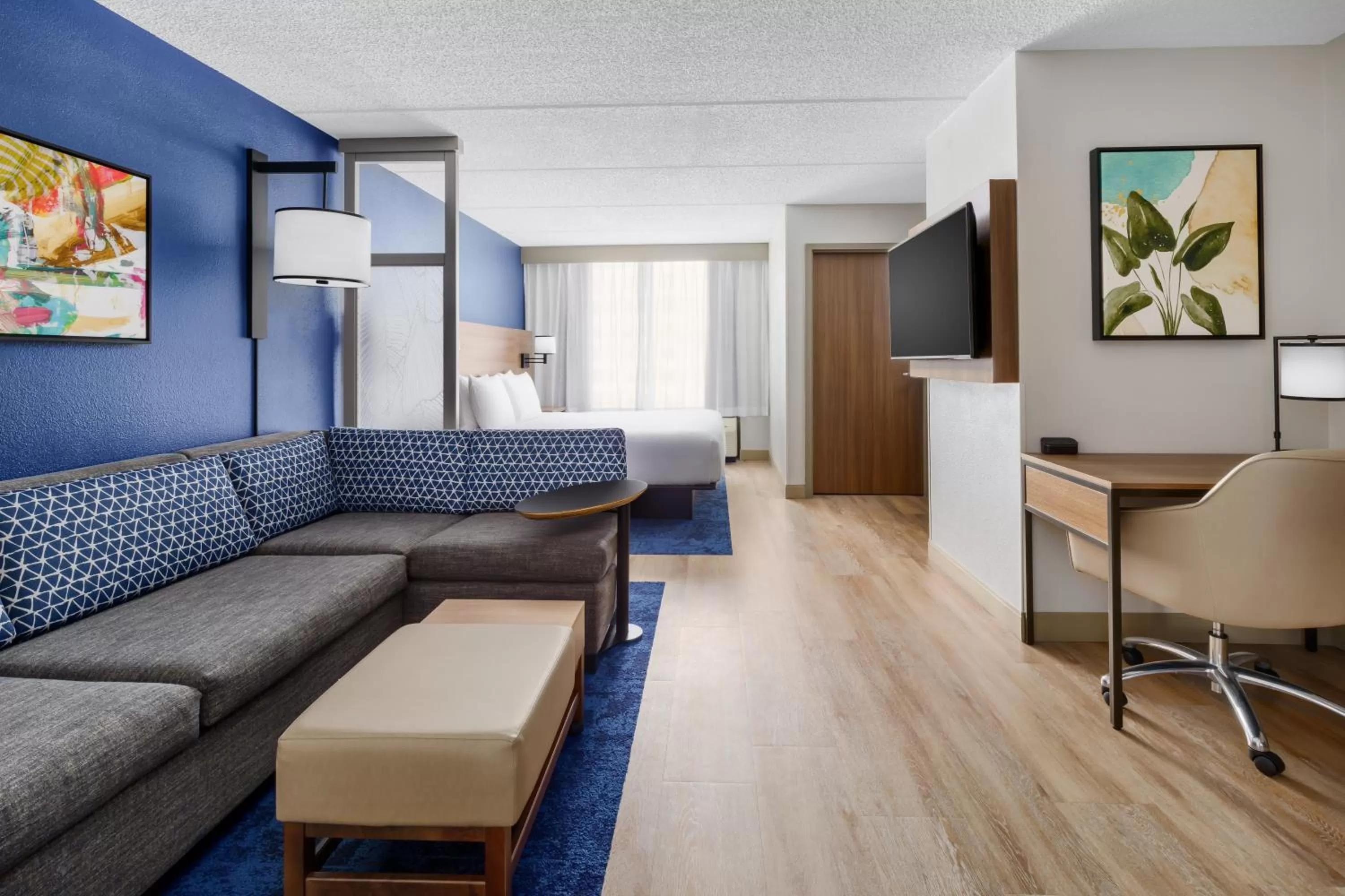 TV and multimedia in Hyatt Place across from Universal Orlando Resort