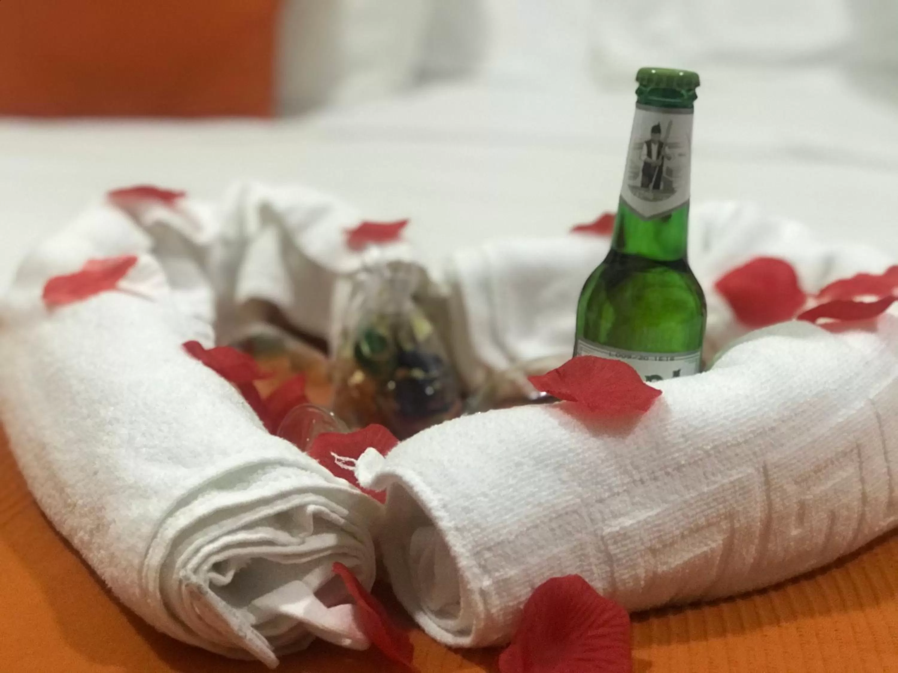 Alcoholic drinks, Bed in Hotel Argos