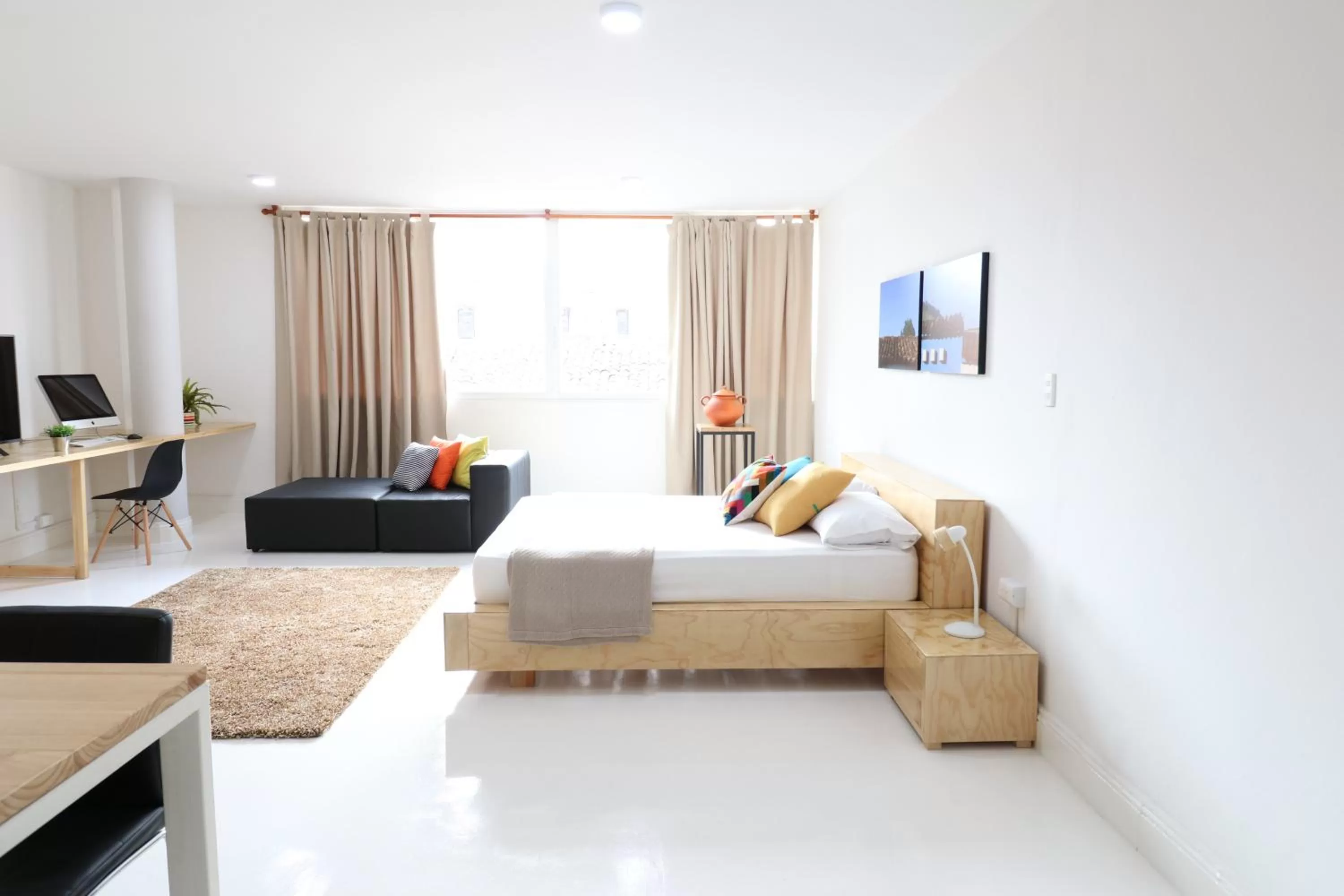 Photo of the whole room in 554 Apartments