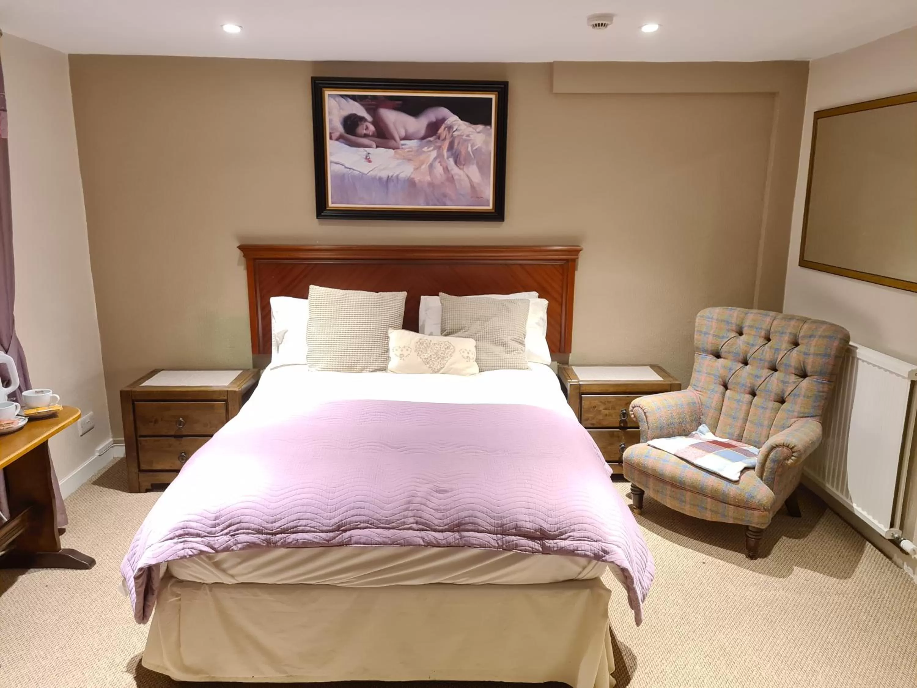 Bed in Mansfield House Hotel