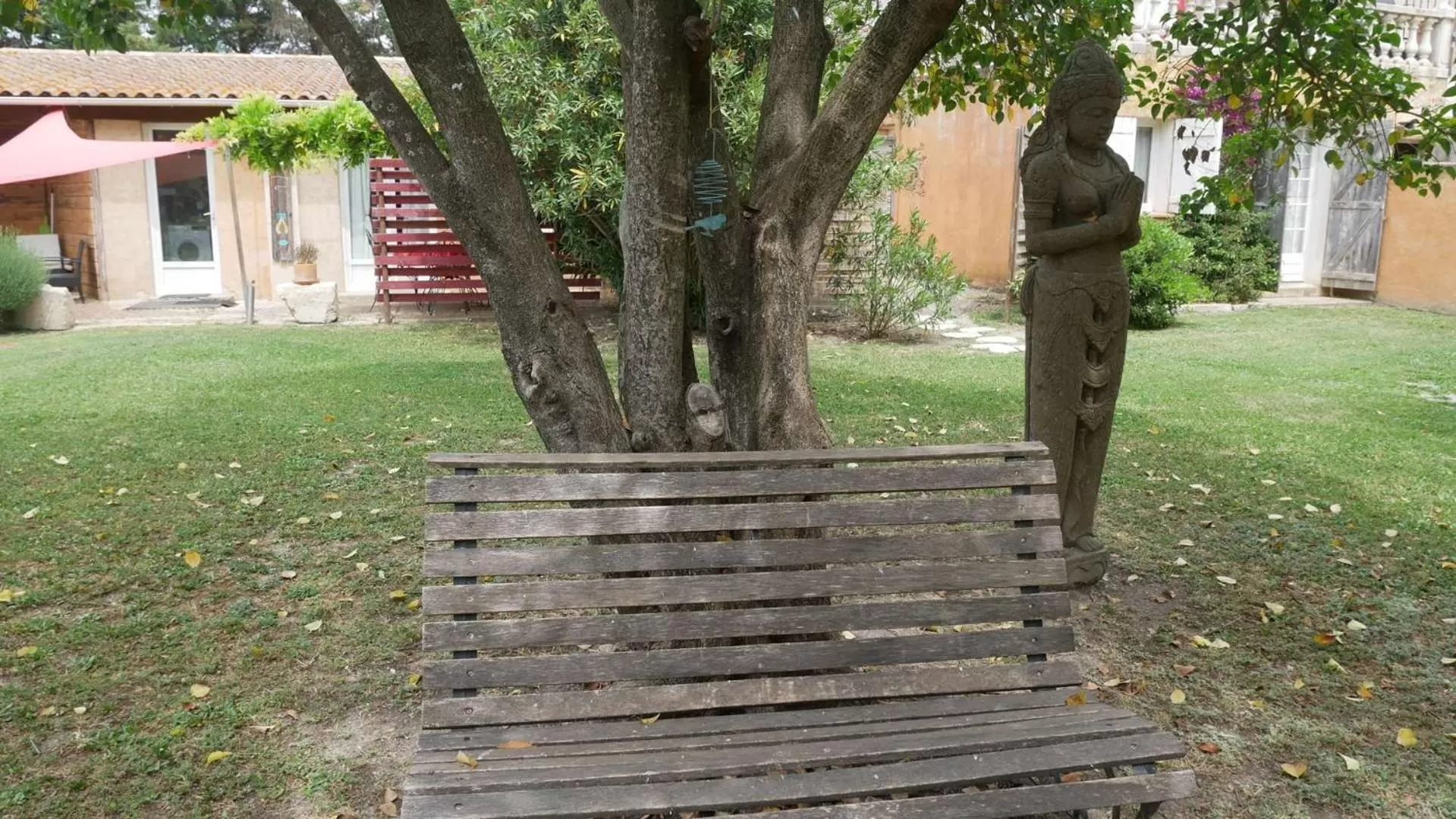 Garden view in MAS MAURANE-Chambre d'hôte avec SPA privé aux portes d'ARLES
