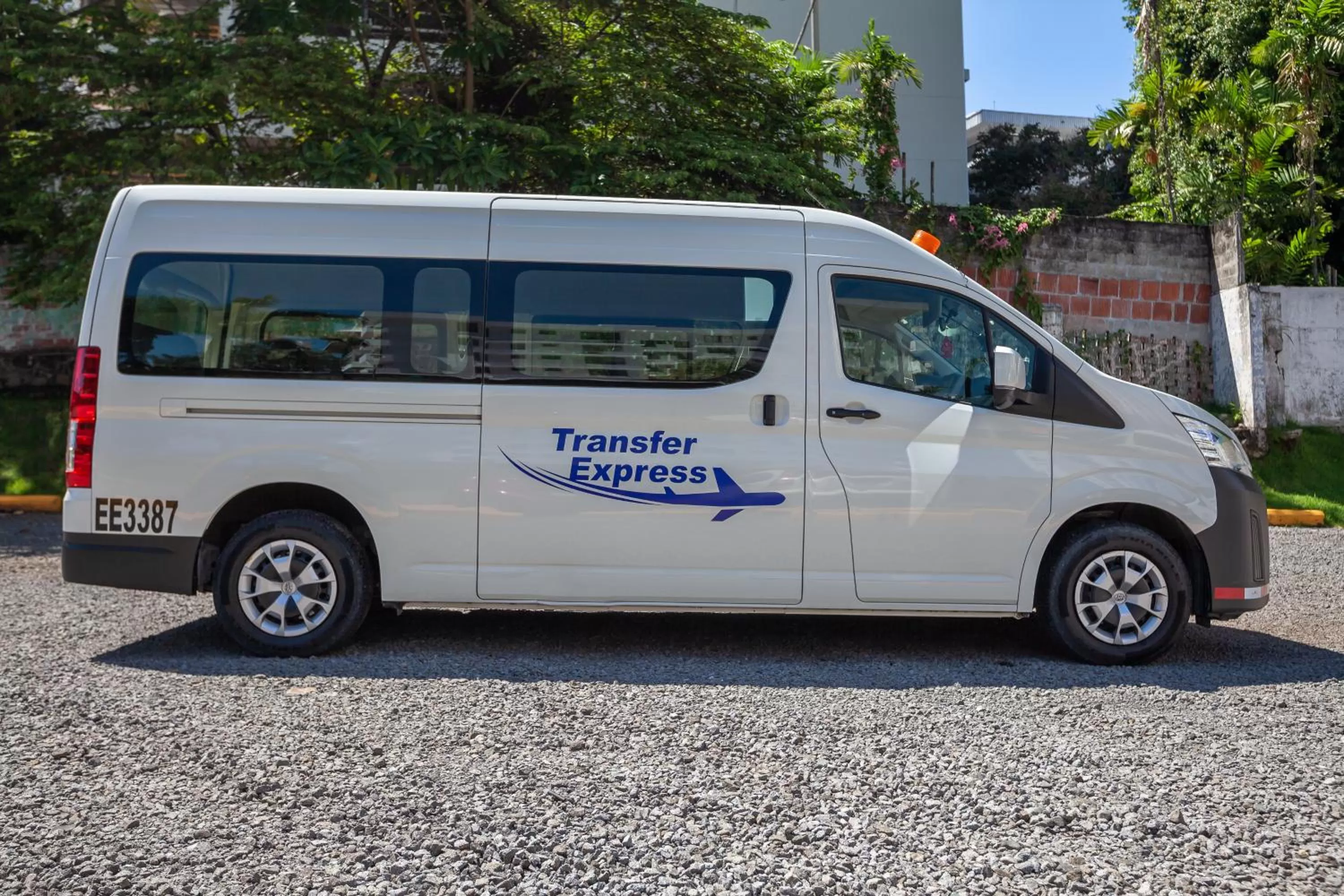 shuttle in Hotel Parador