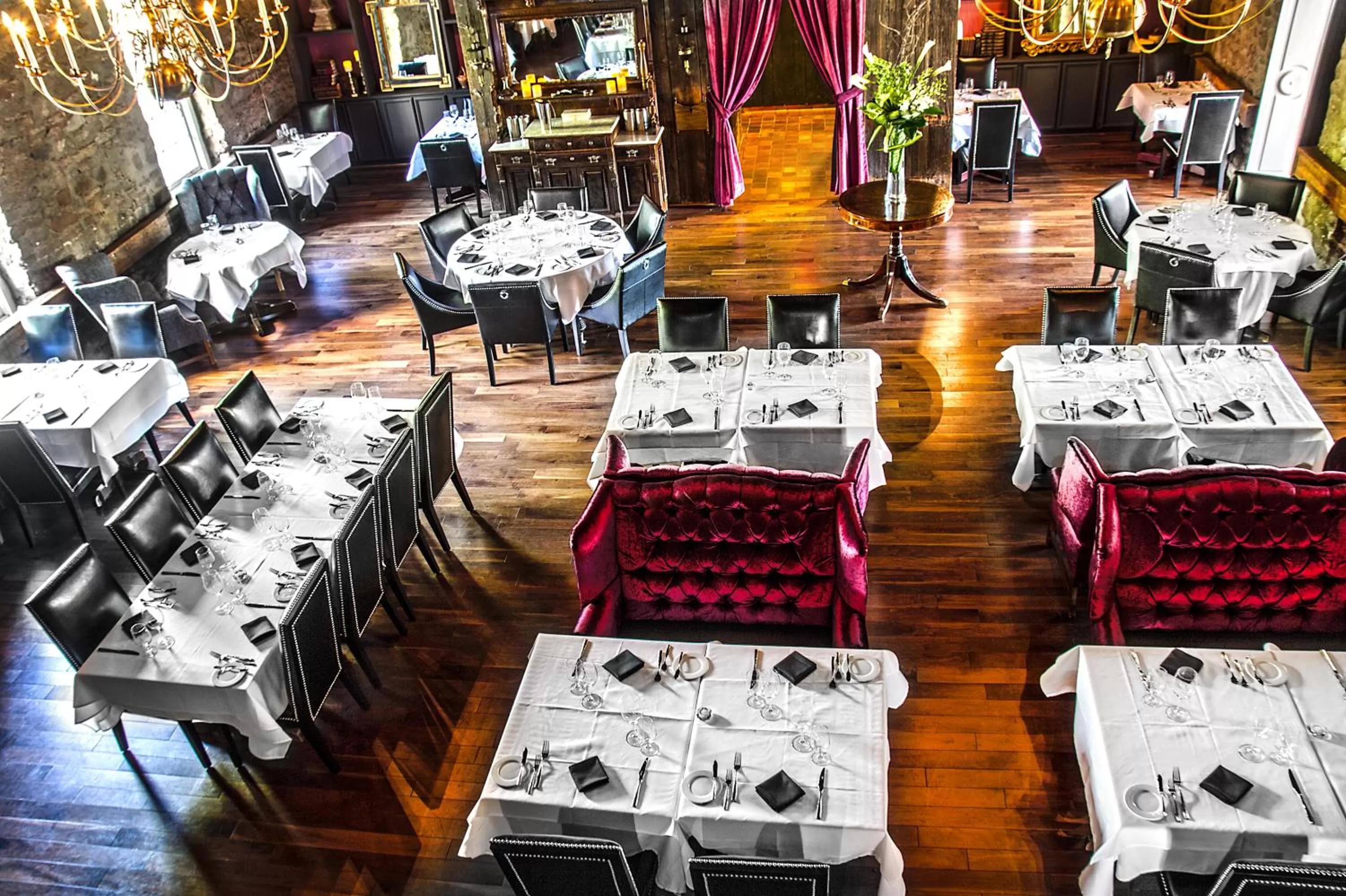 Restaurant/places to eat in Old Stone Inn Boutique Hotel