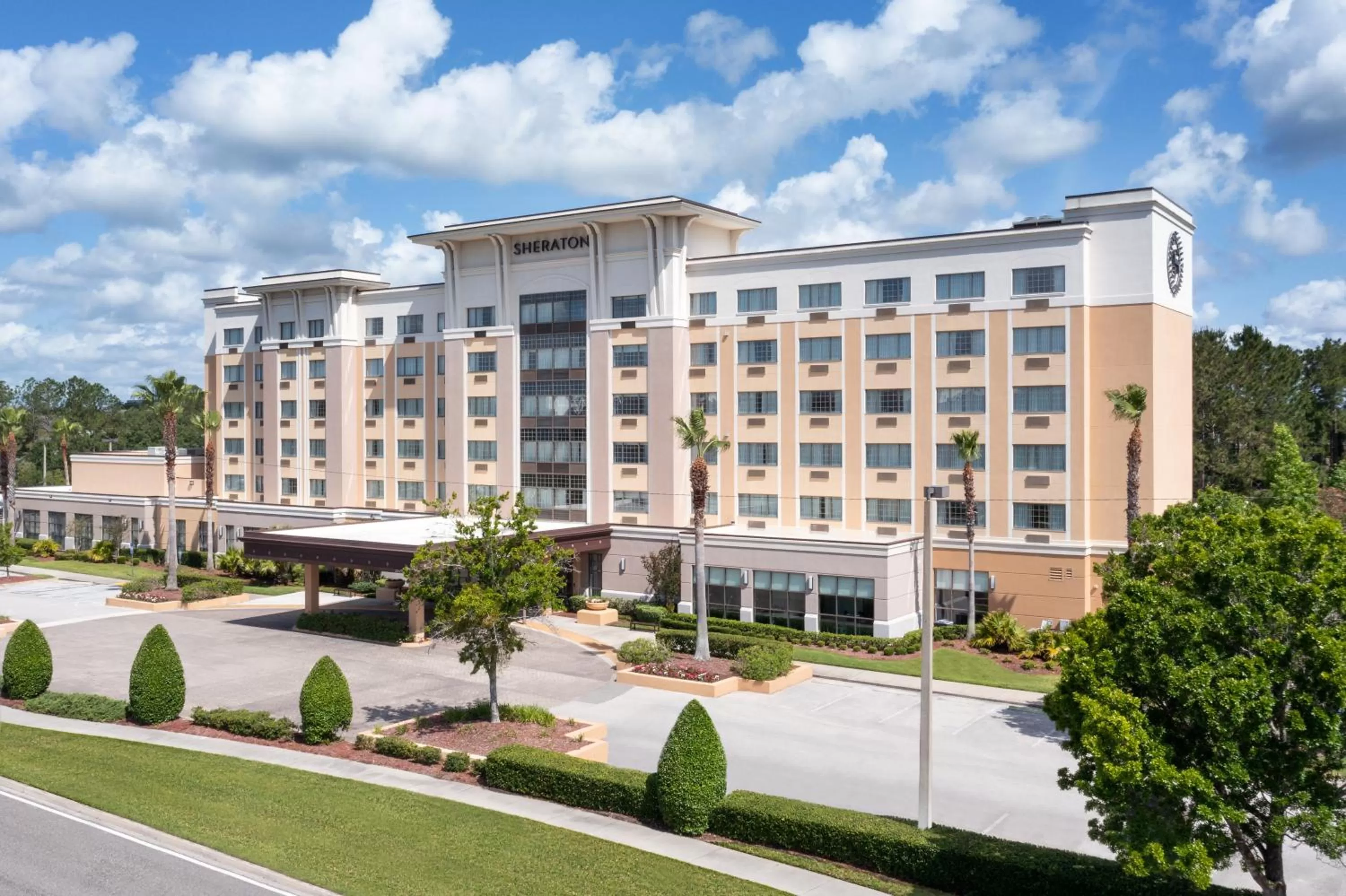 Property building in Sheraton Jacksonville Hotel