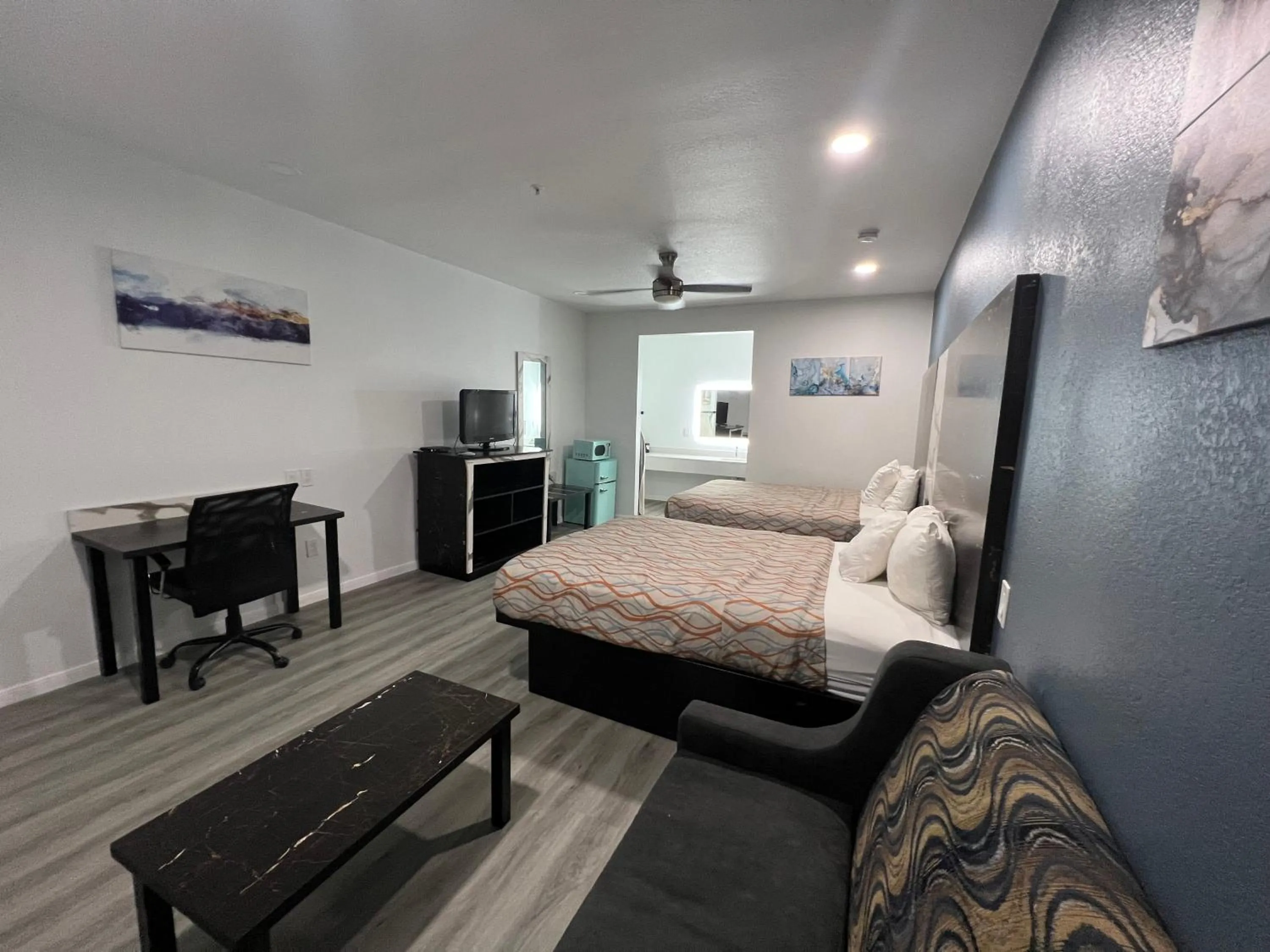 Bedroom, Bed in Grand Villa Inn Galleria