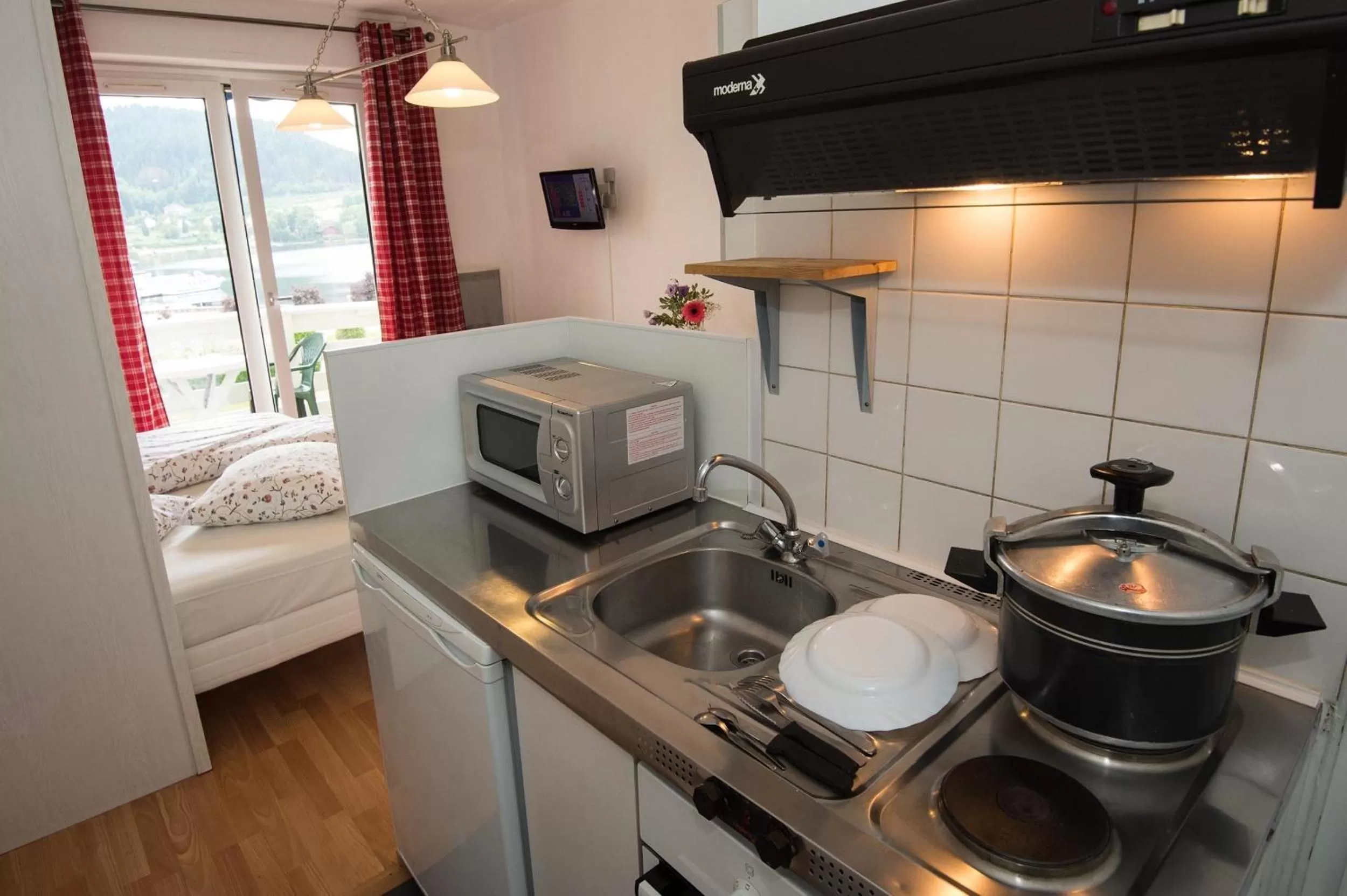 Studio with Lake View 2nd Floor with elevator  in Résidence Plaisance