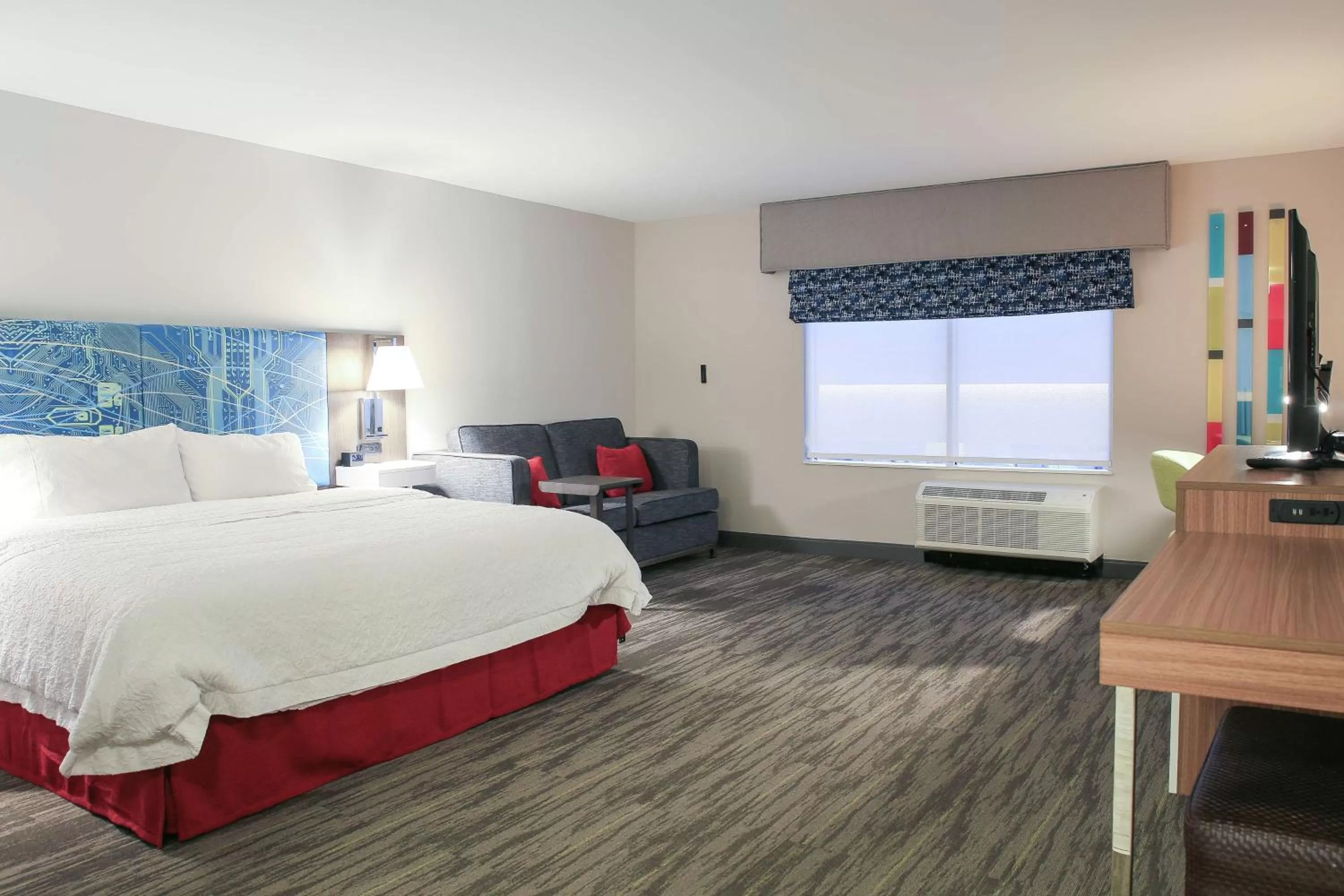 Bedroom, Bed in Hampton Inn & Suites Mount Laurel/Moorestown