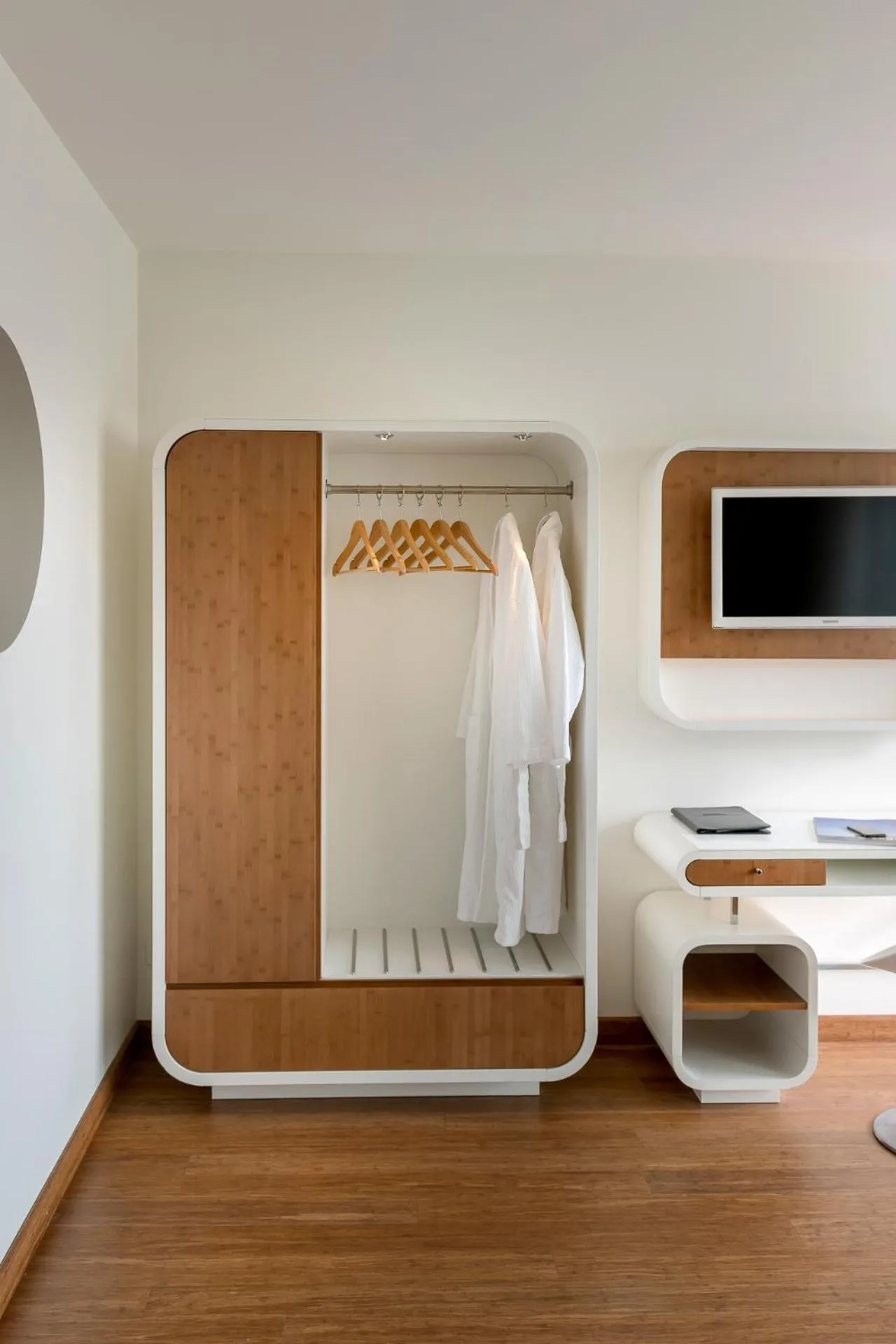 TV and multimedia in T-Suite Hotel