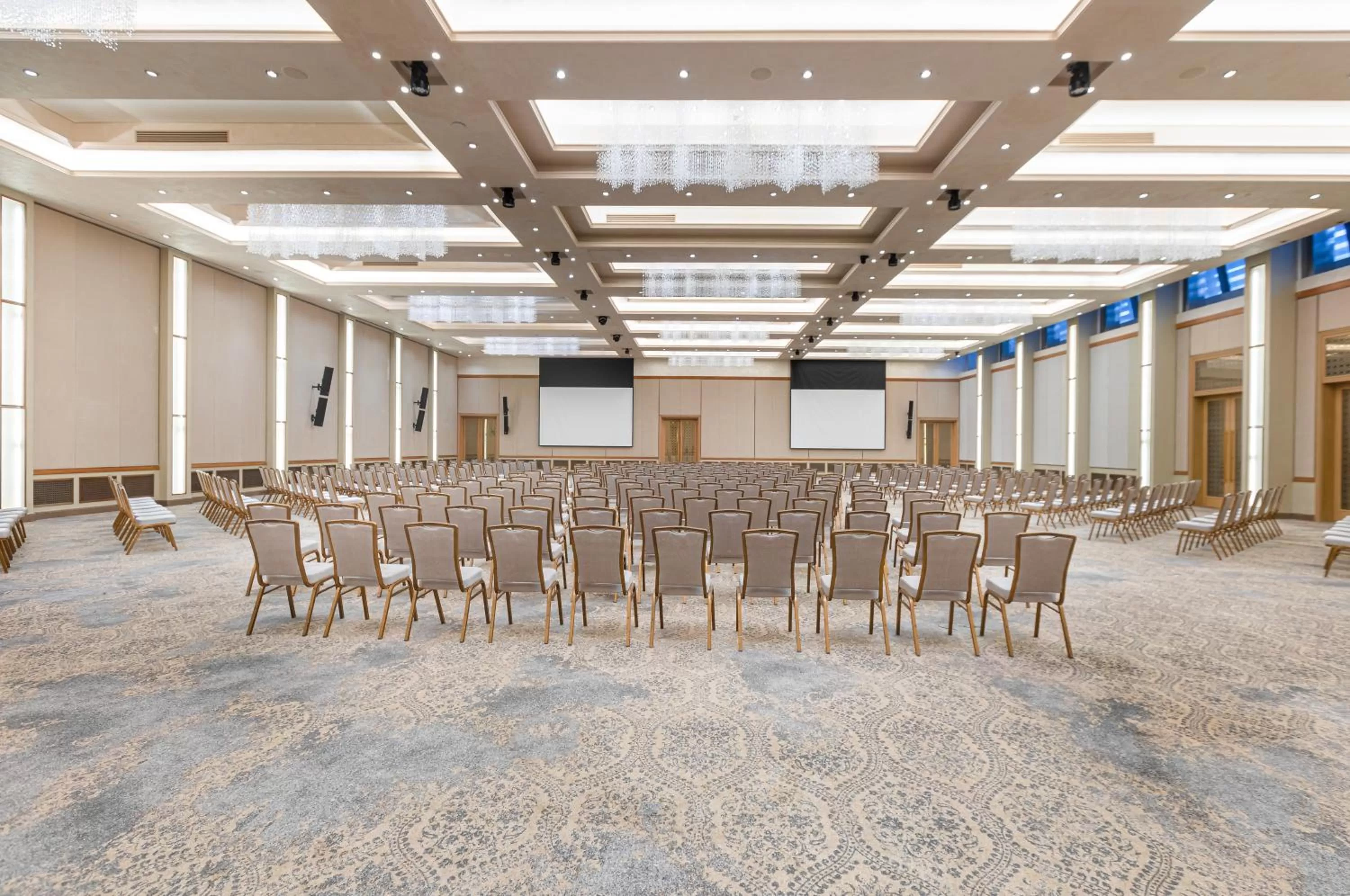 Meeting/conference room in Signia by Hilton