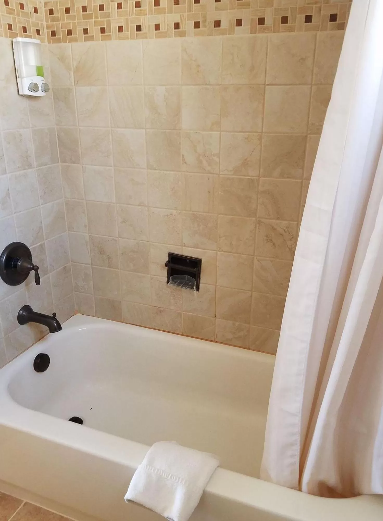 Bath in Aquarius Inn