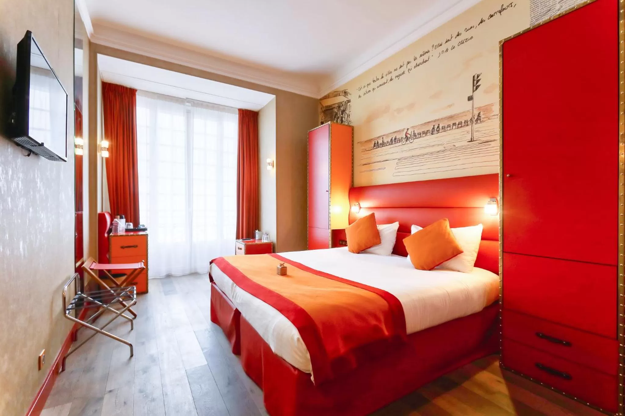 Bedroom, Bed in Nice Excelsior Centre ville by HappyCulture