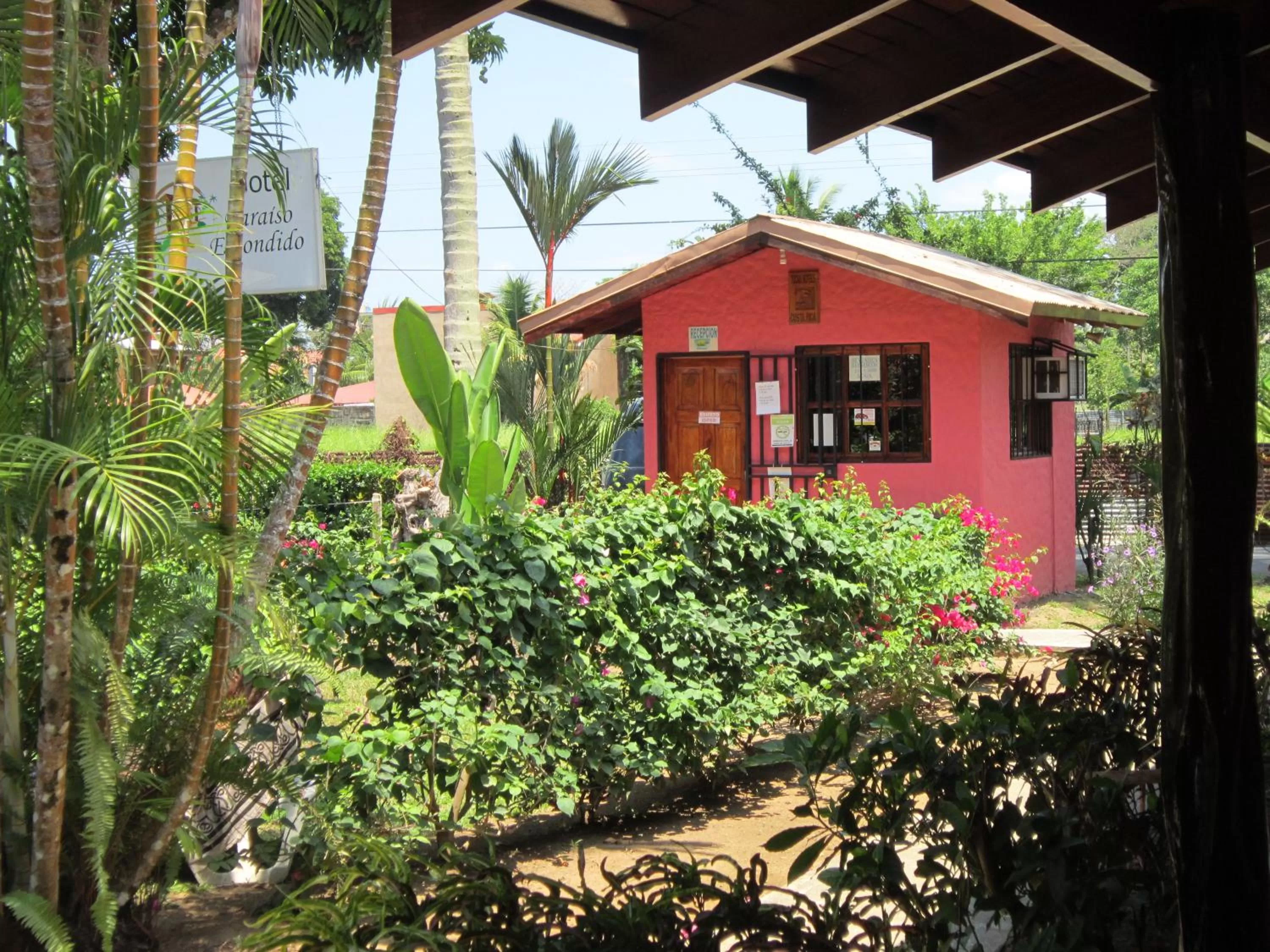 Facade/entrance, Property Building in Hotel El Paraiso Escondido - Costa Rica