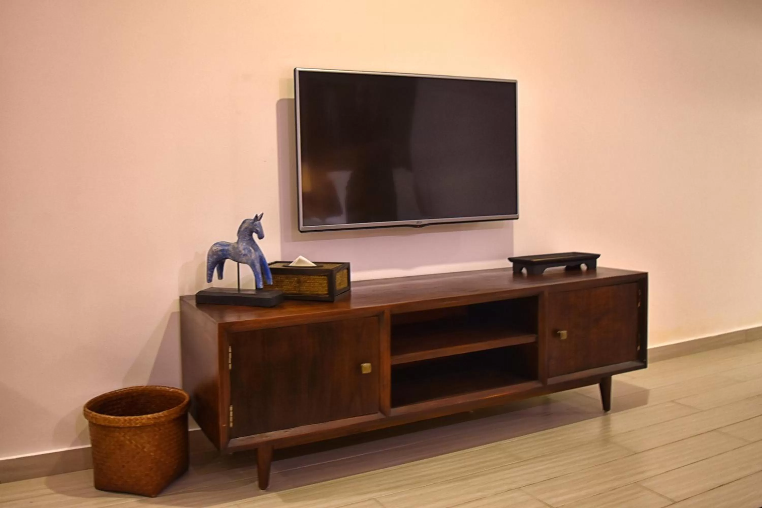 TV and multimedia in Triple O Six