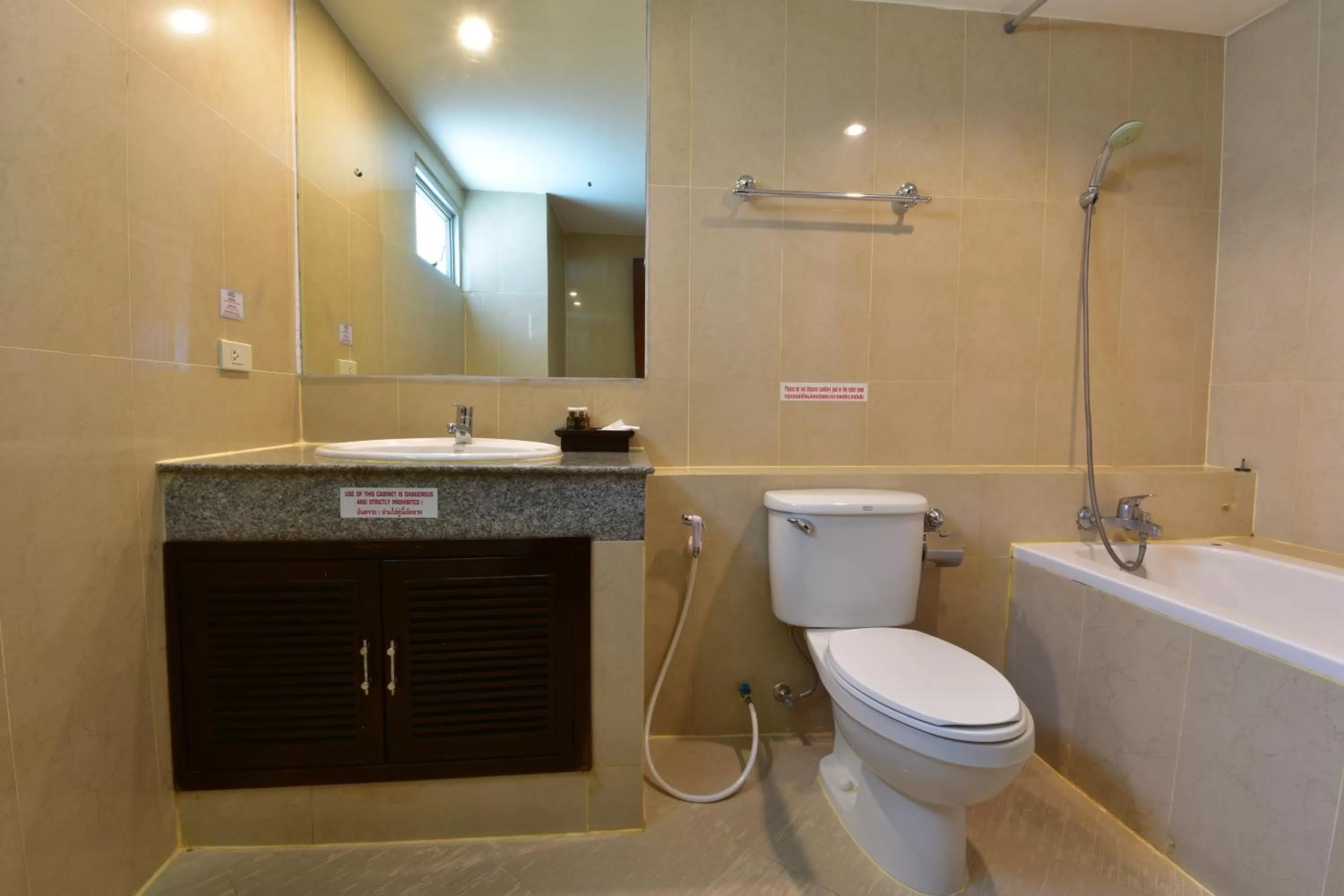 Shower in Grand Business Inn