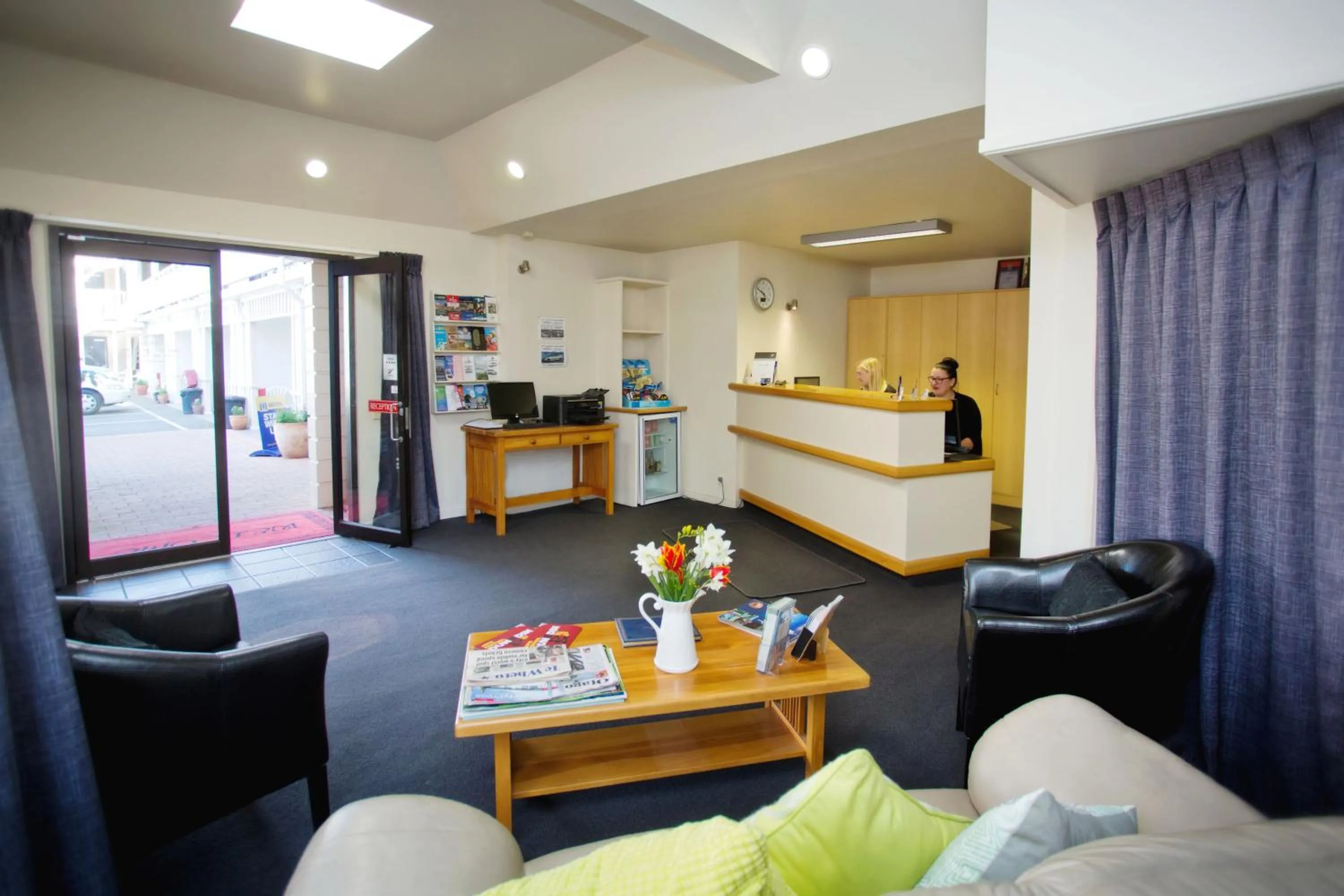 Lobby or reception in Cable Court Motel