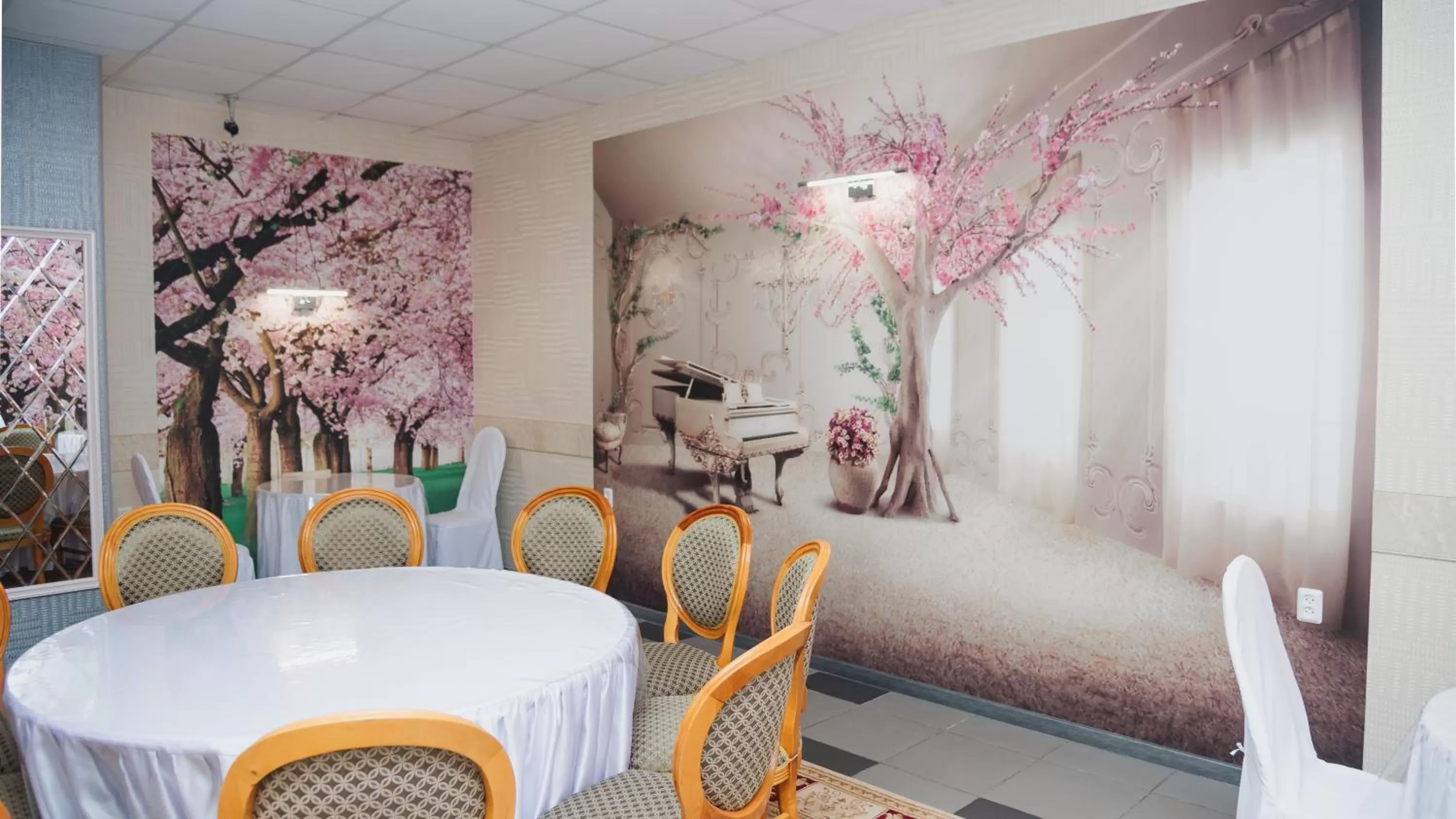 Business facilities, Dining Area in Aktobe Hotel
