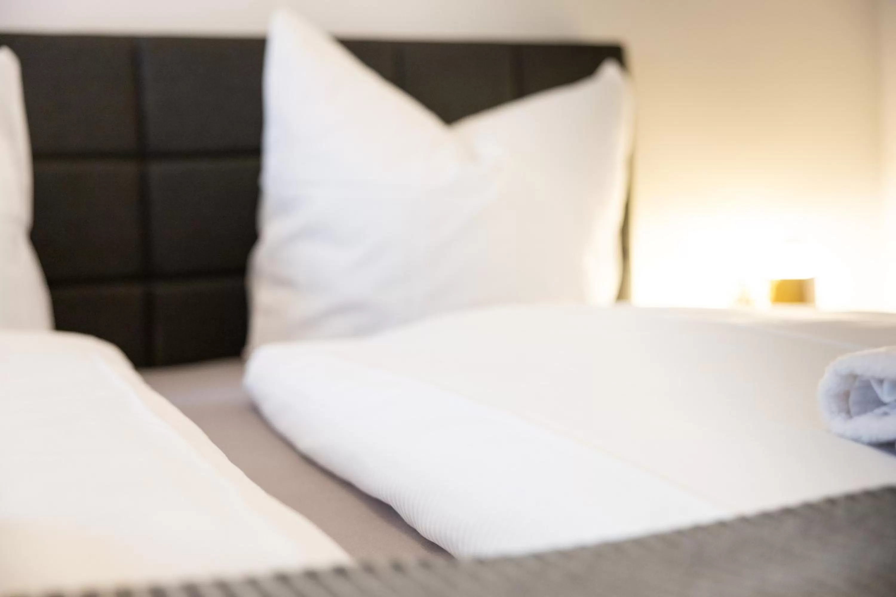 Bed in Apartments an der Oper - Innenstadt - Zentral - Küche - Wifi - Powered by Ko-Living