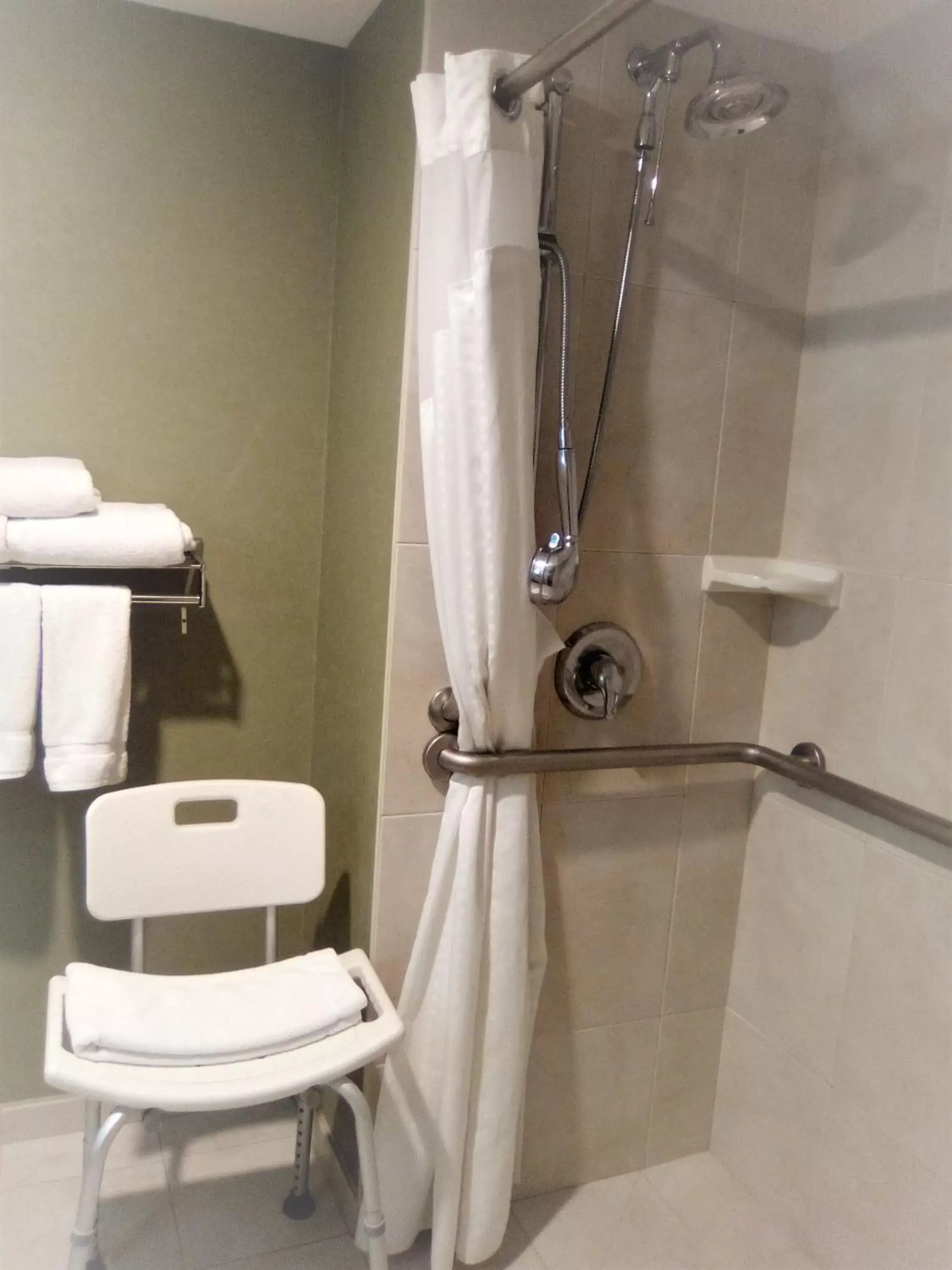 Standard King Room - Accessible in Holiday Inn Express & Suites Monterrey Aeropuerto by IHG Standard King Room - Accessible in Holiday Inn Express & Suites Monterrey Aeropuerto by IHG