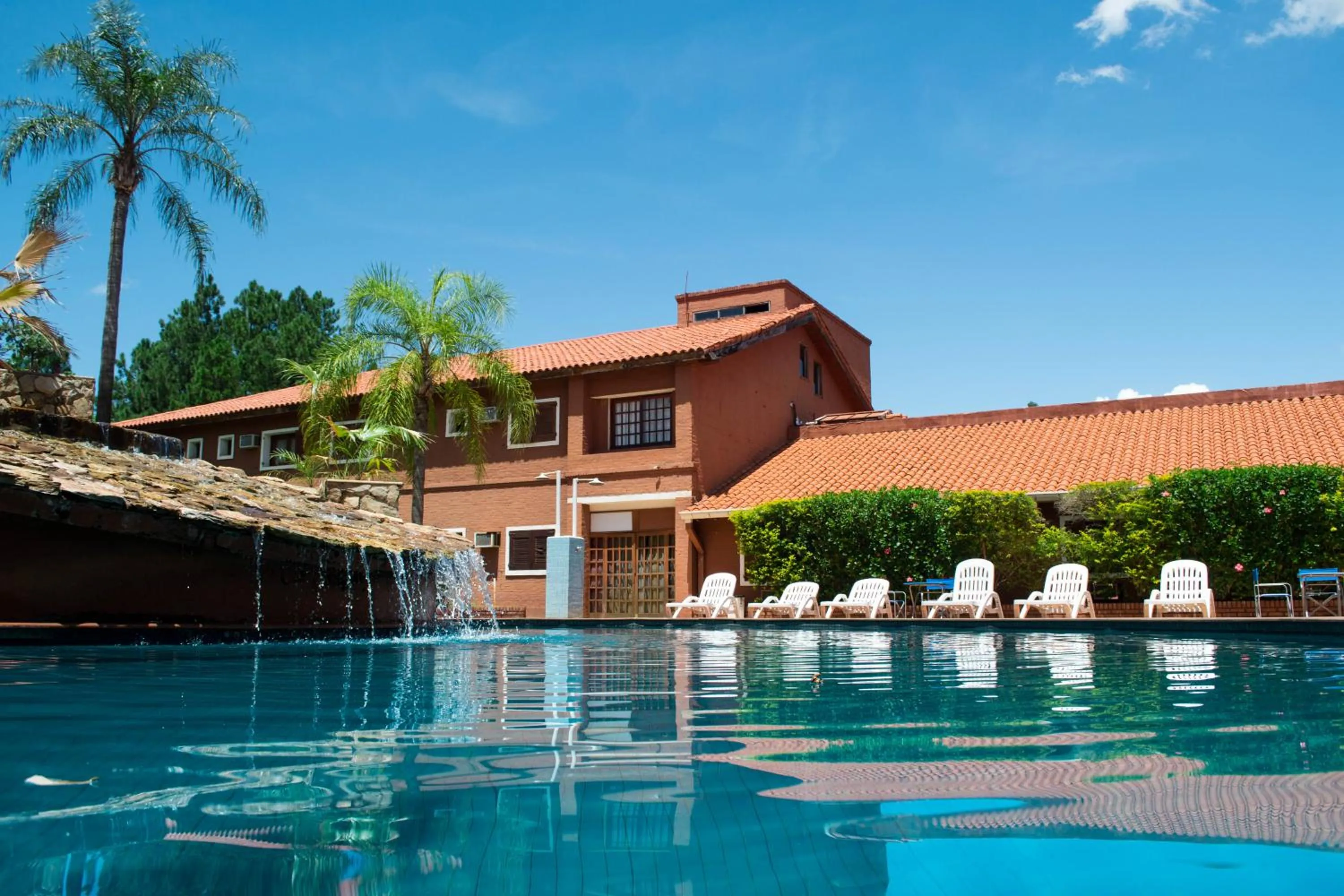 Swimming pool in Marcopolo Suites Iguazu
