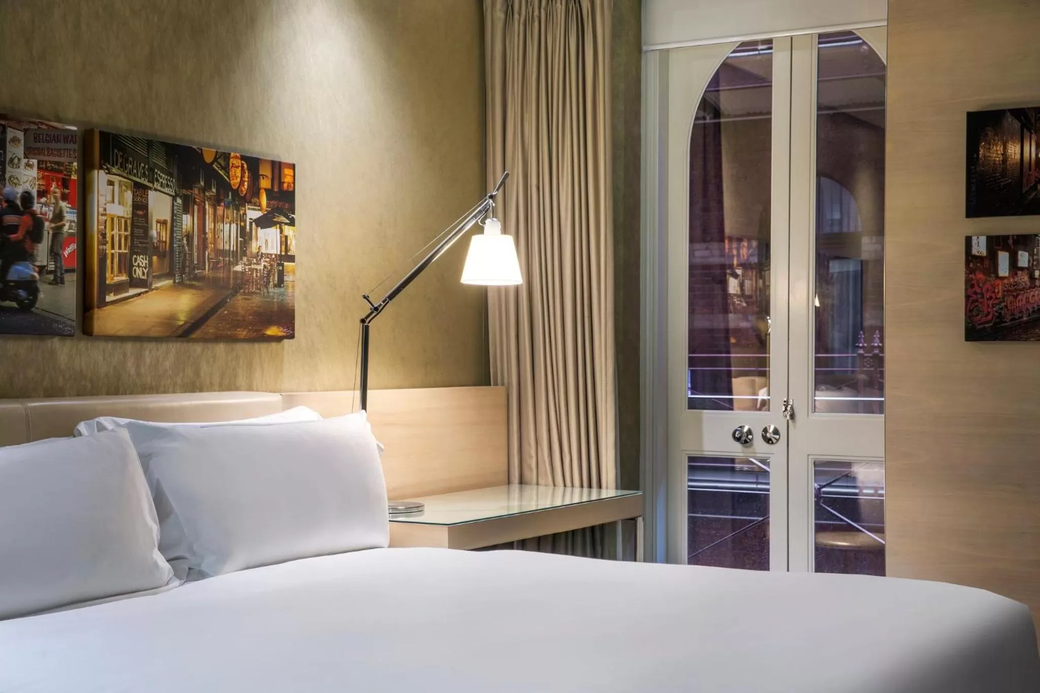 Photo of the whole room, Bed in InterContinental Melbourne The Rialto by IHG