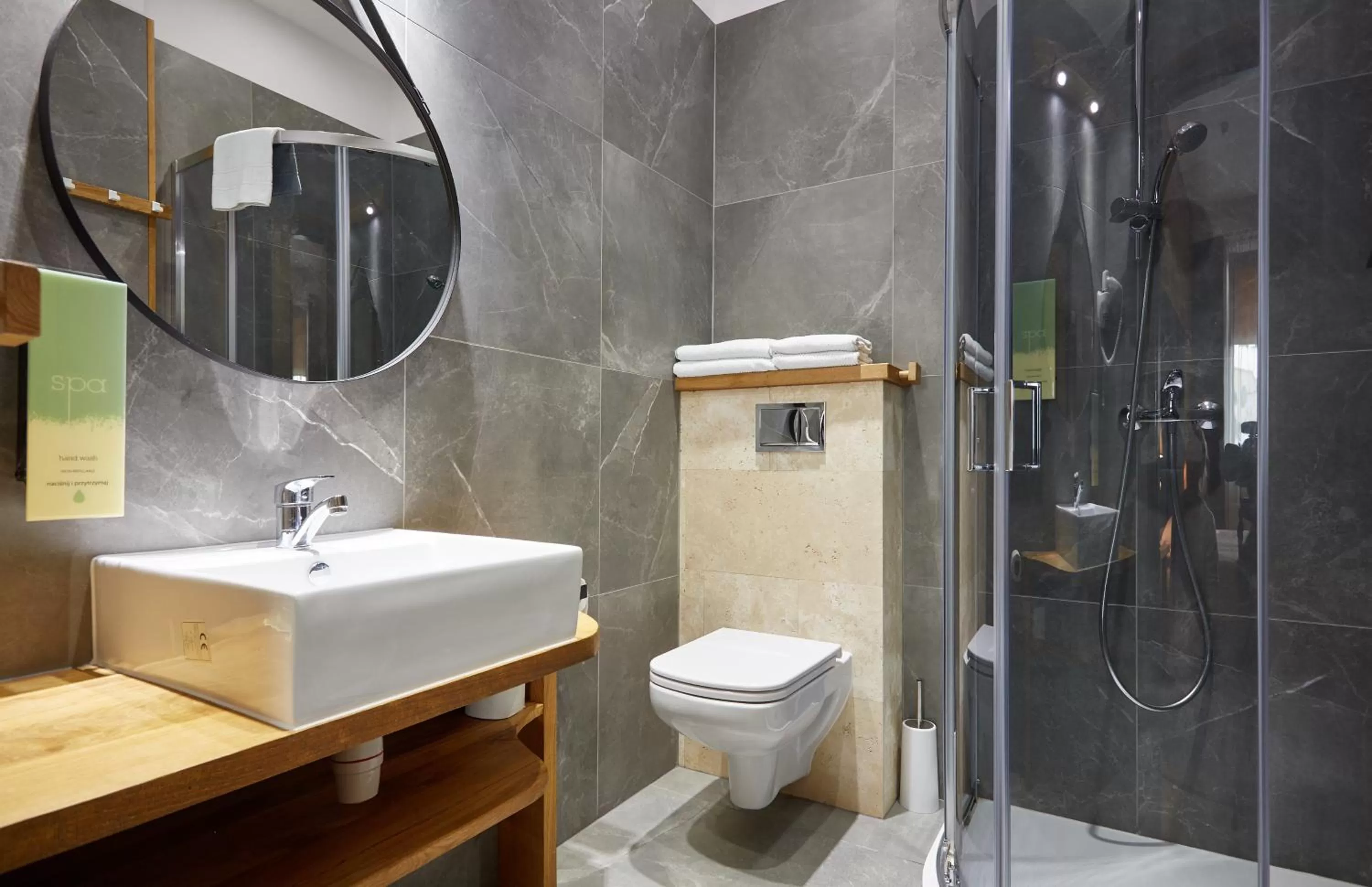 Shower in Hotel Batory