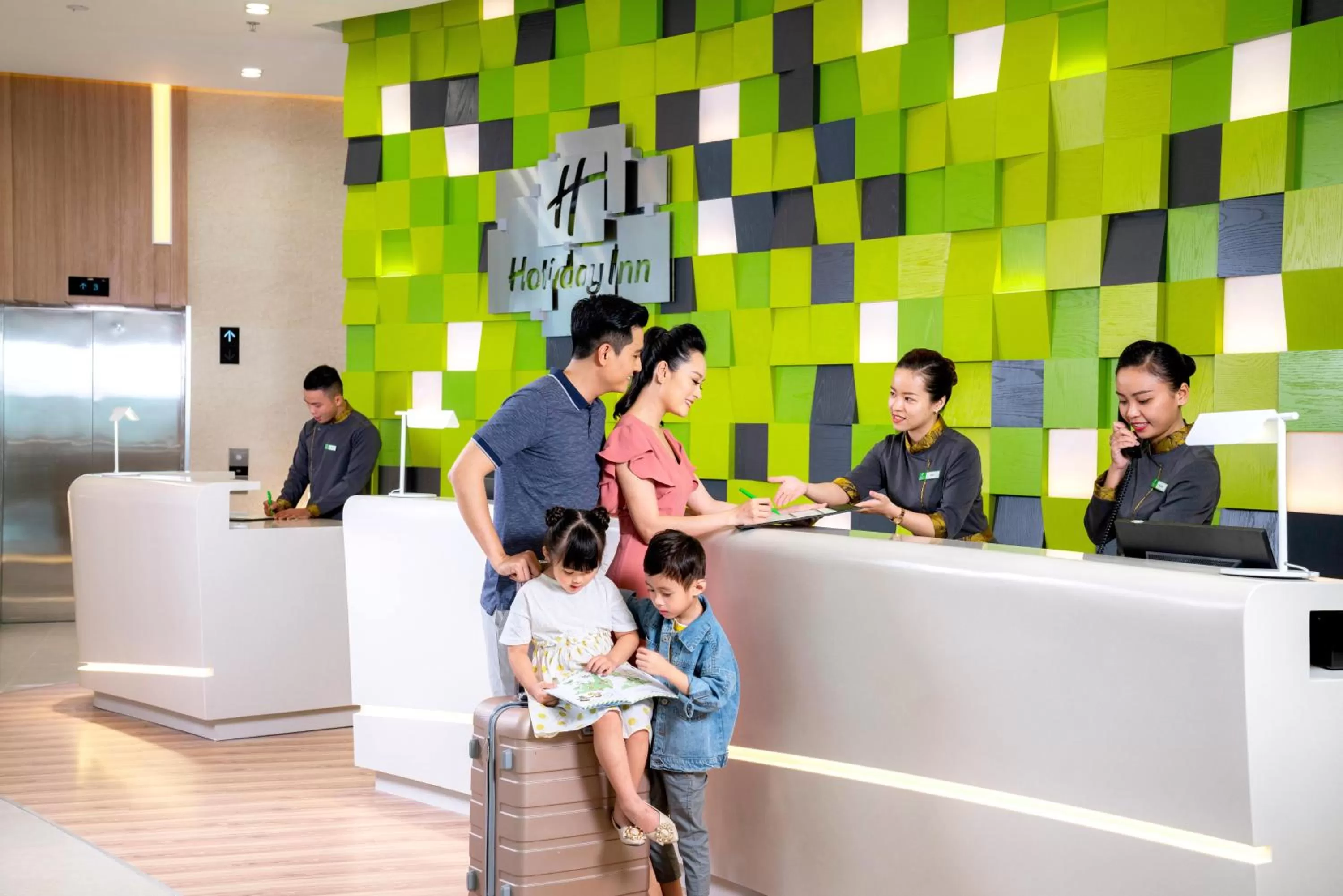 Holiday Inn & Suites Saigon Airport by IHG