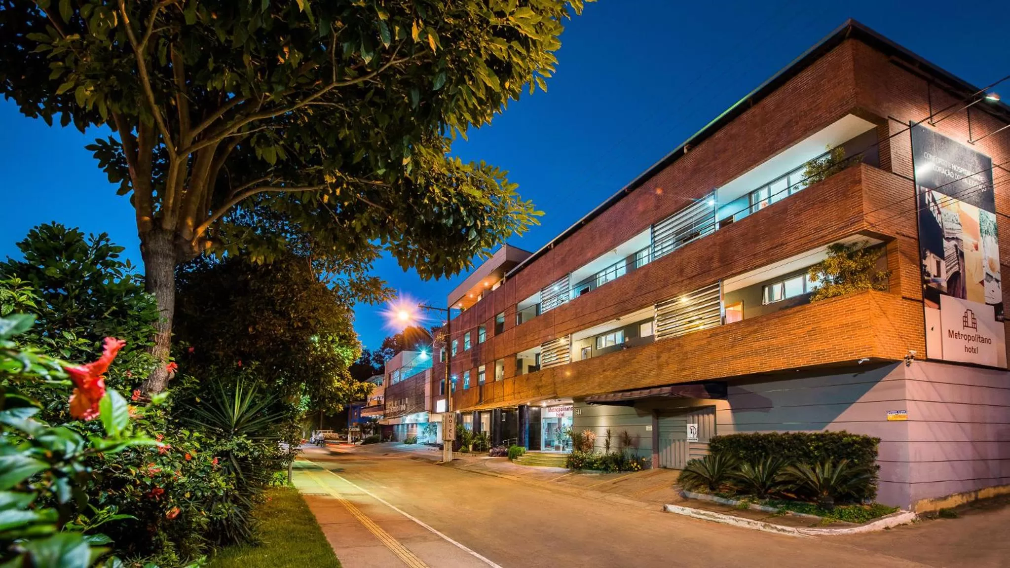Property building in Hotel Metropolitano