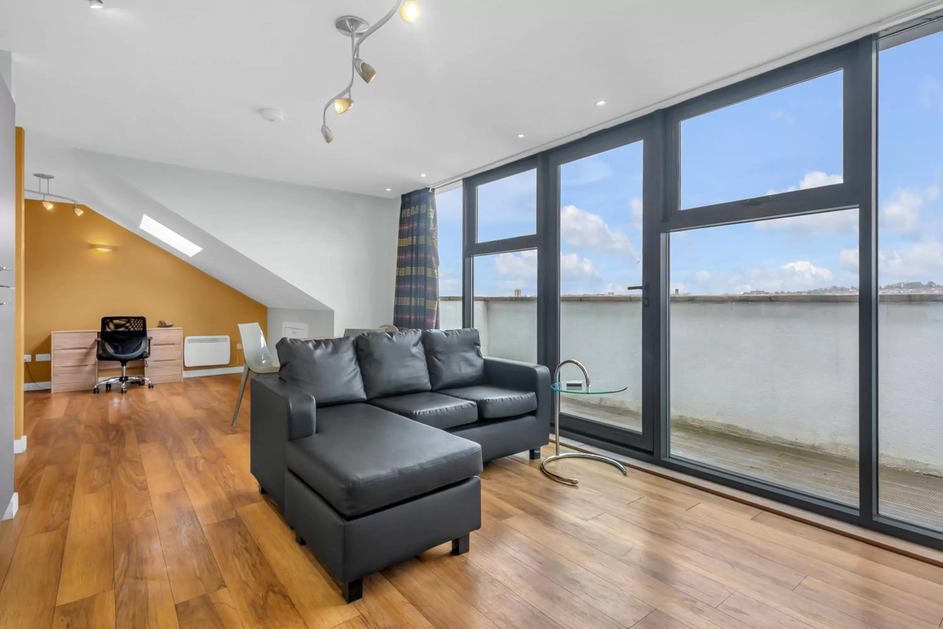 Living room in Roomzzz Leeds Headingley