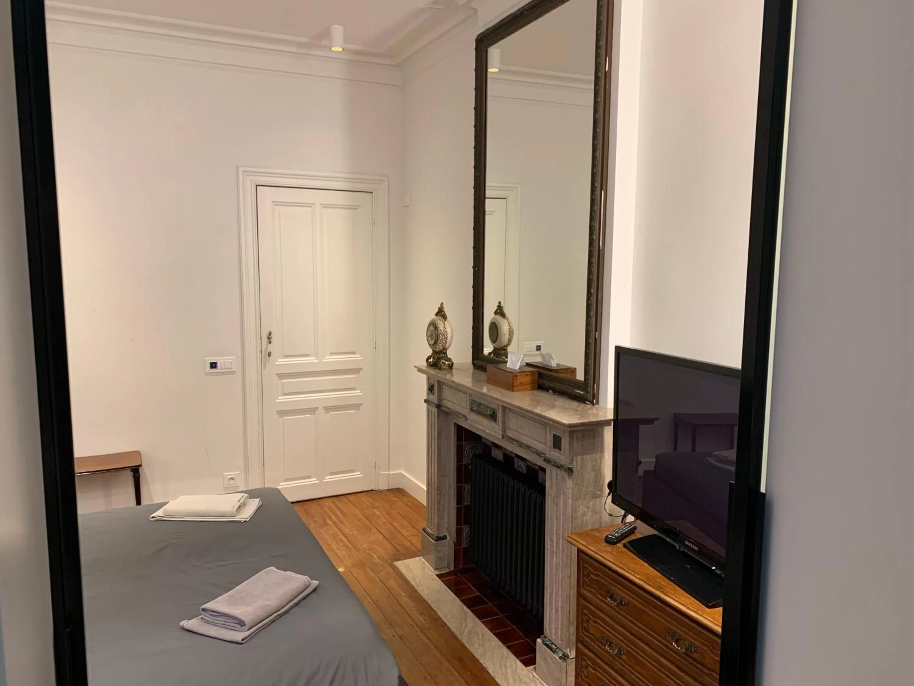 Bed in Albert Molière