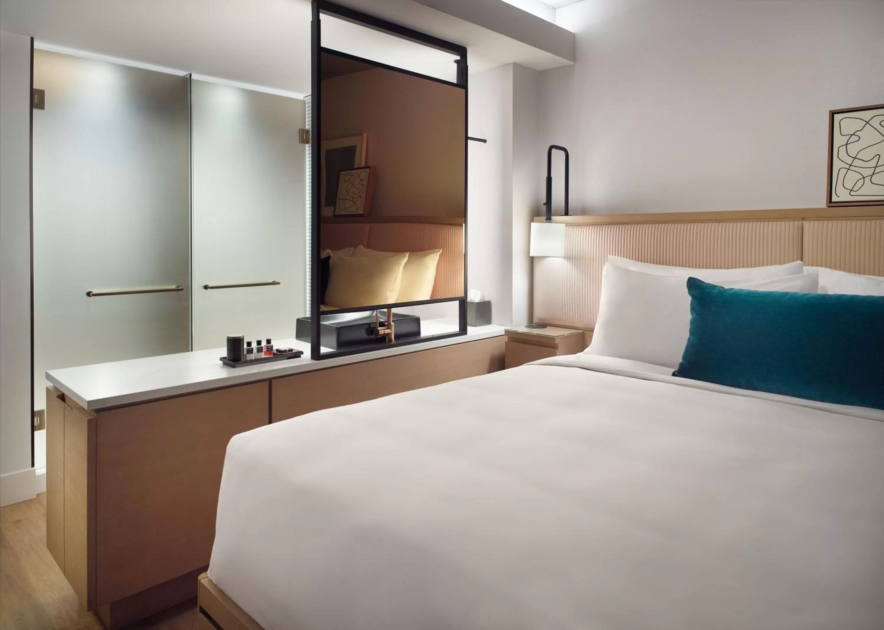 Bathroom, Bed in Omni Boston Hotel at the Seaport