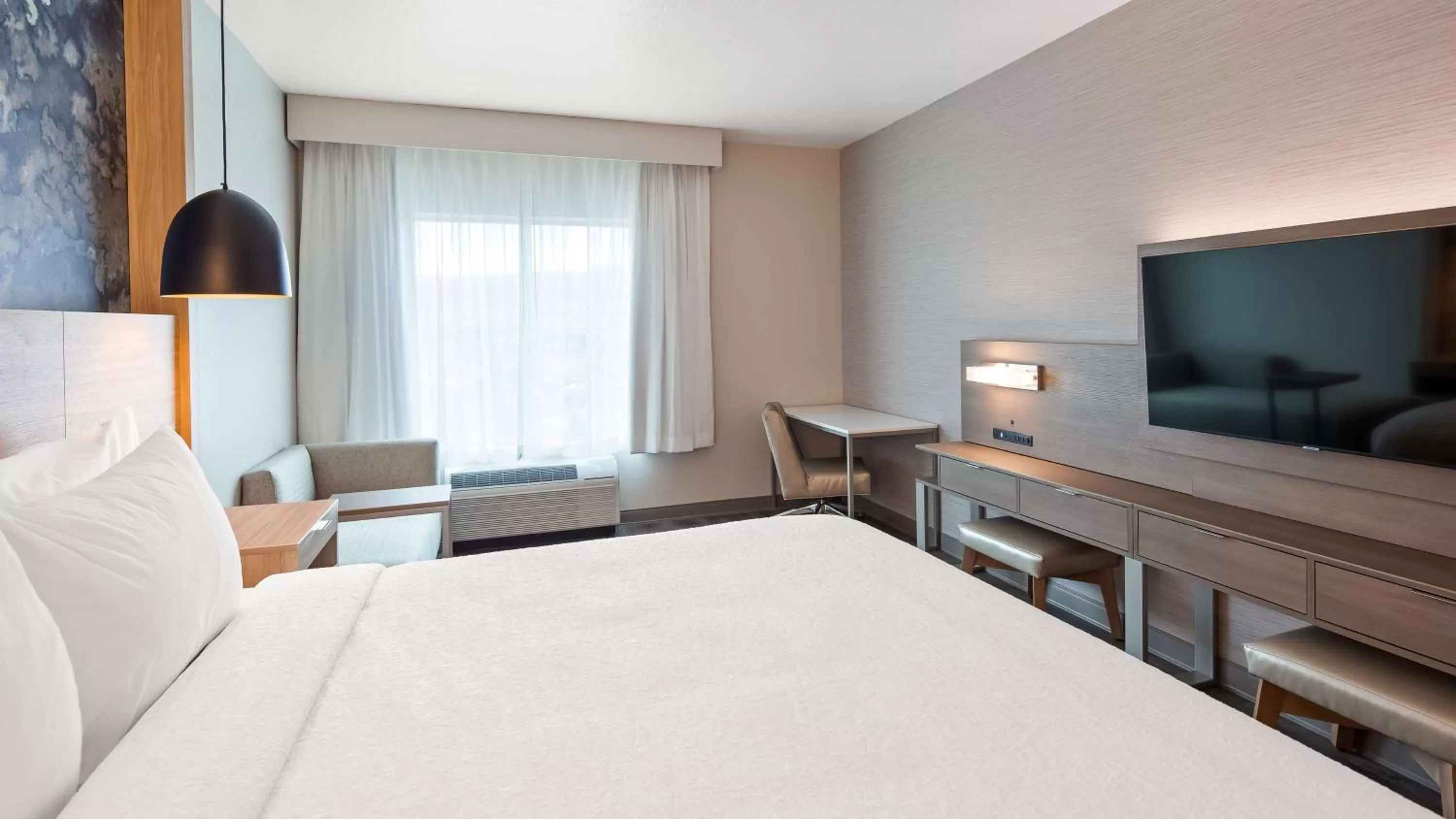 Bedroom, Bed in Best Western Plus Settlers Point