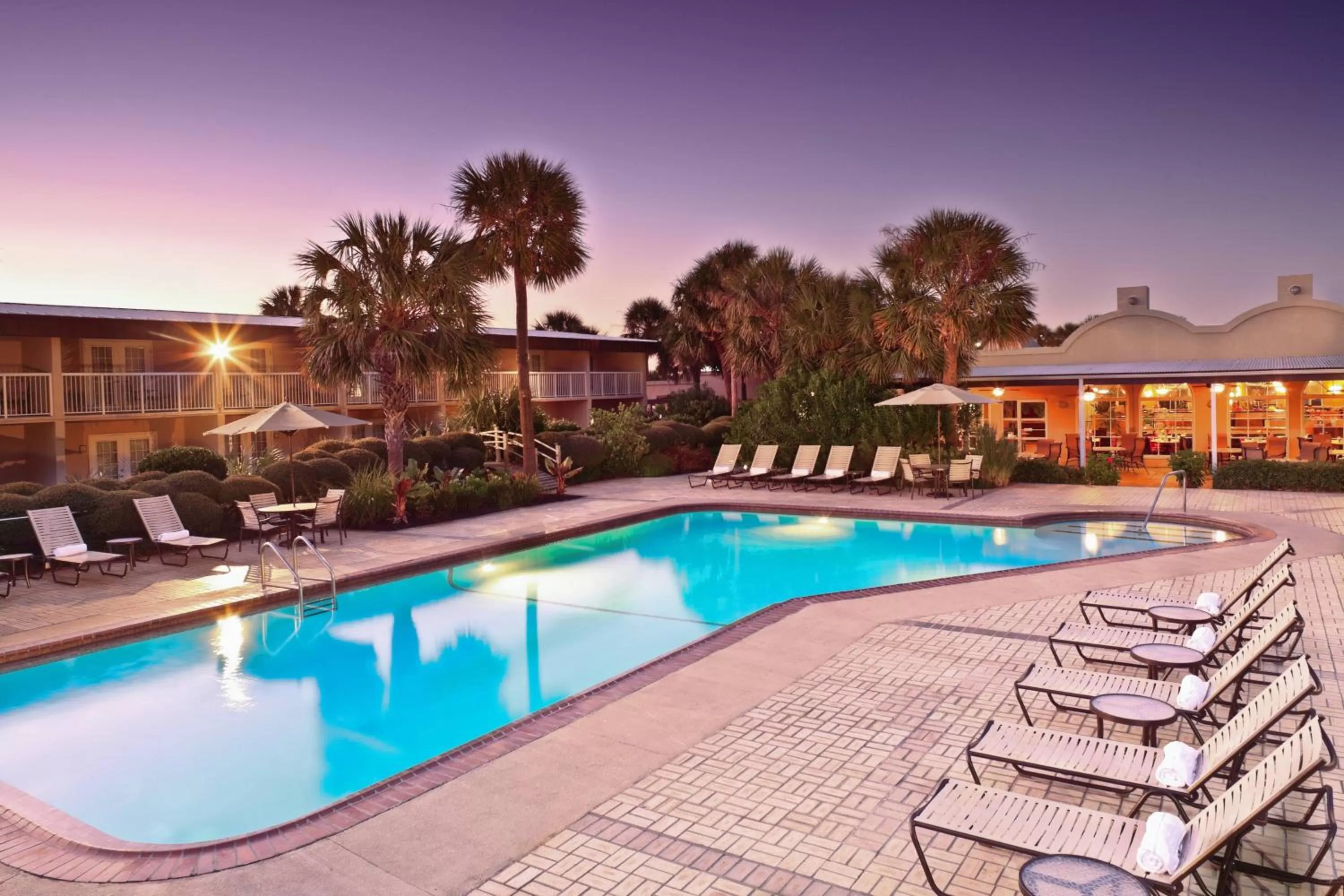 Swimming pool in Four Points by Sheraton Destin - Fort Walton Beach