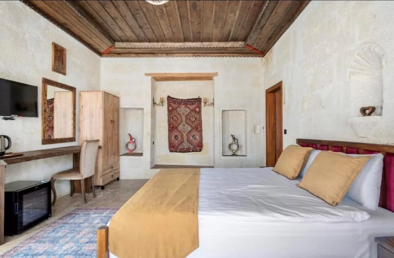 Bed in Uzay Cave Suite Hotel