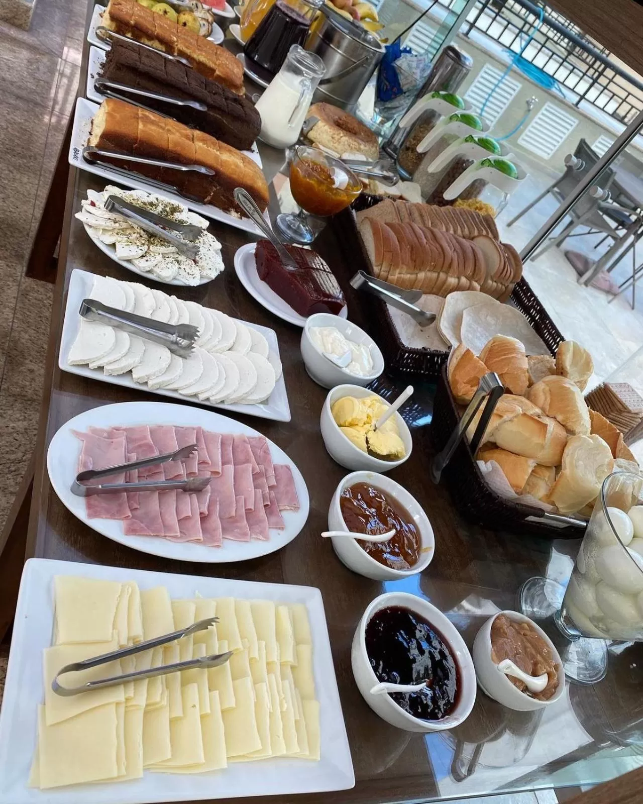 Restaurant/places to eat in Upper Hotel