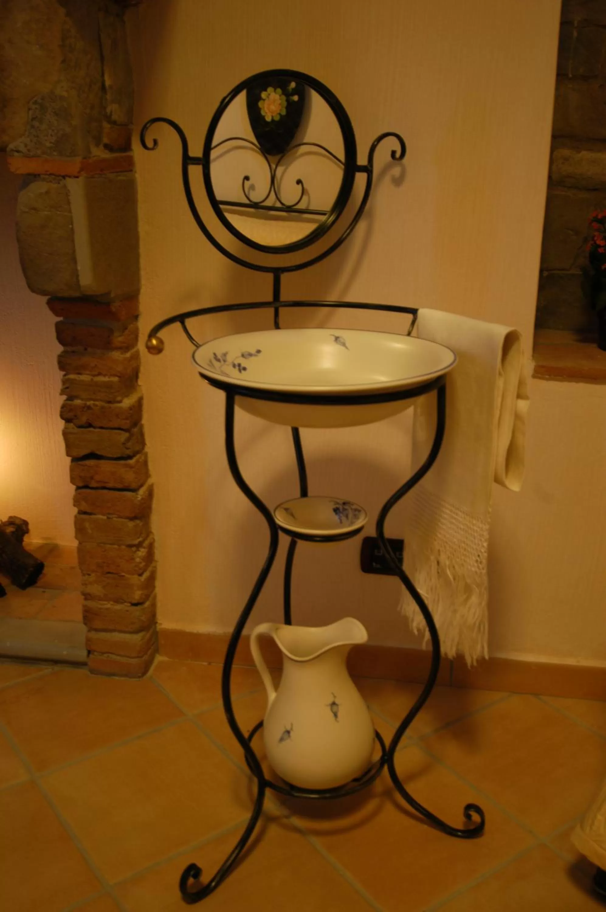 Decorative detail in Palazzo dei Poeti