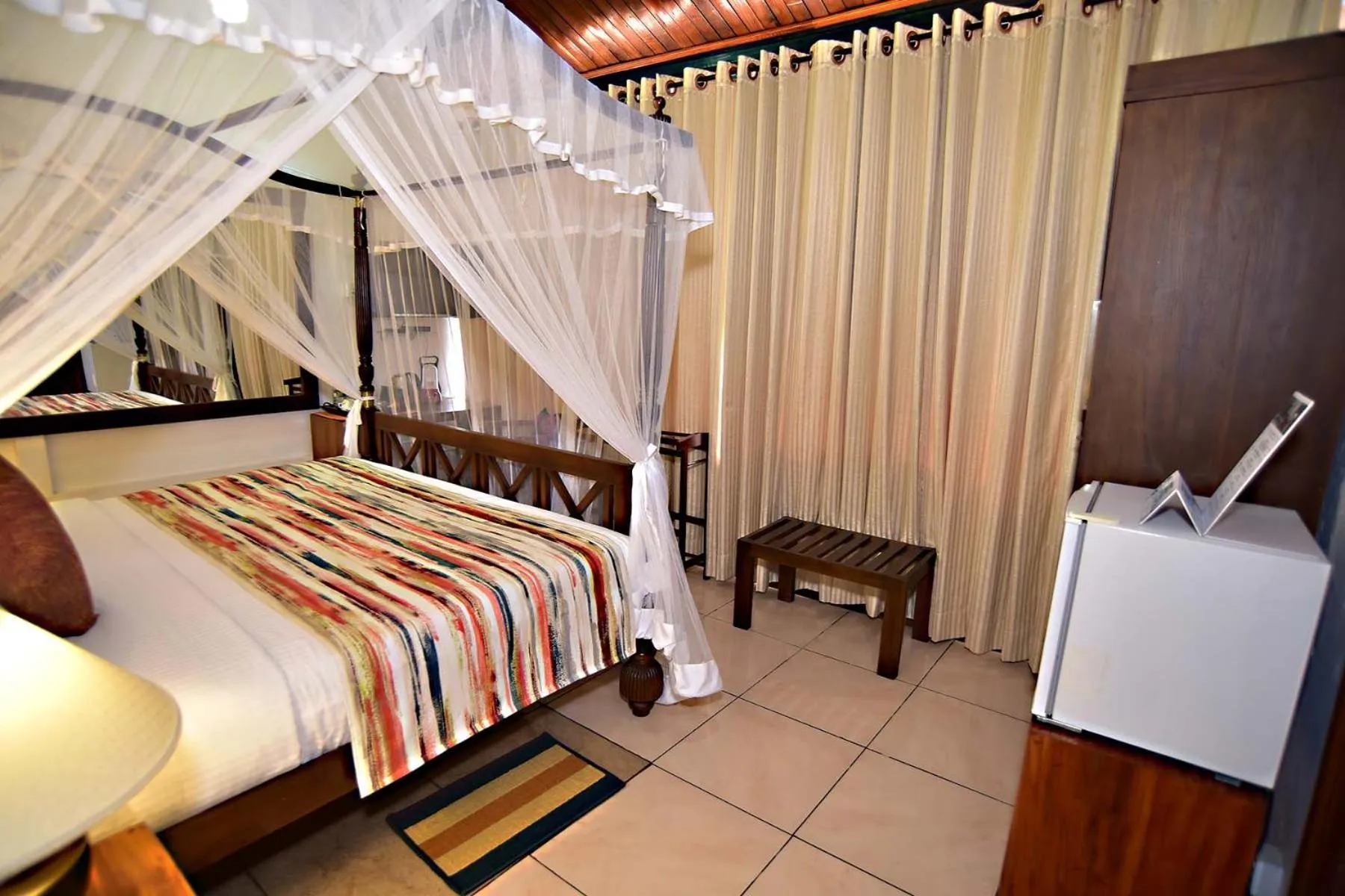 Bed in Colombo Villa