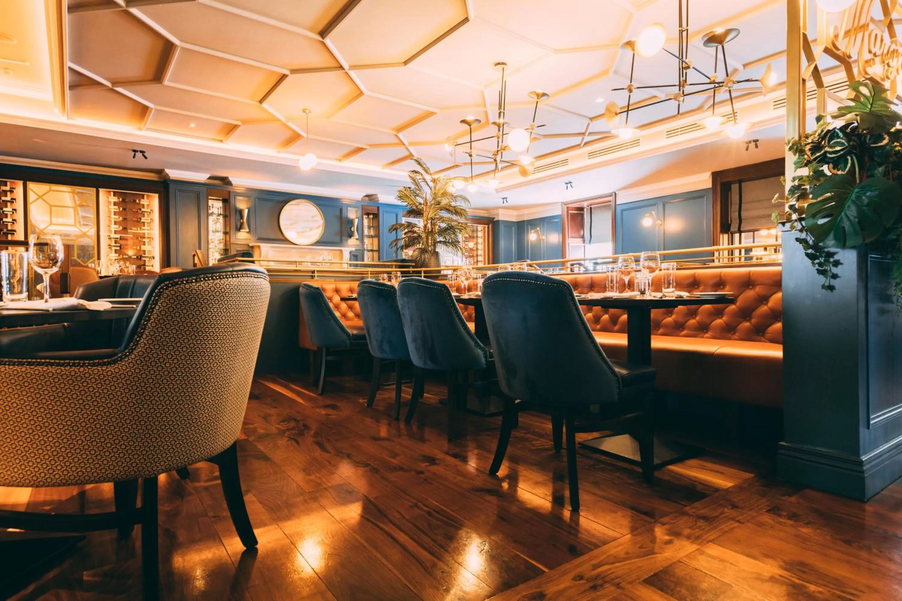 Restaurant/places to eat in The Parkview Hotel