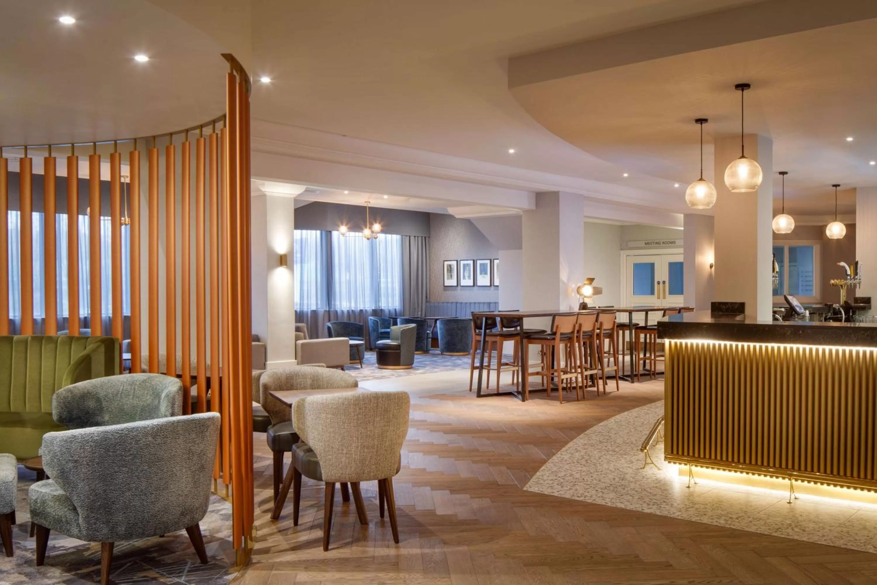 Lounge or bar in DoubleTree by Hilton London Elstree