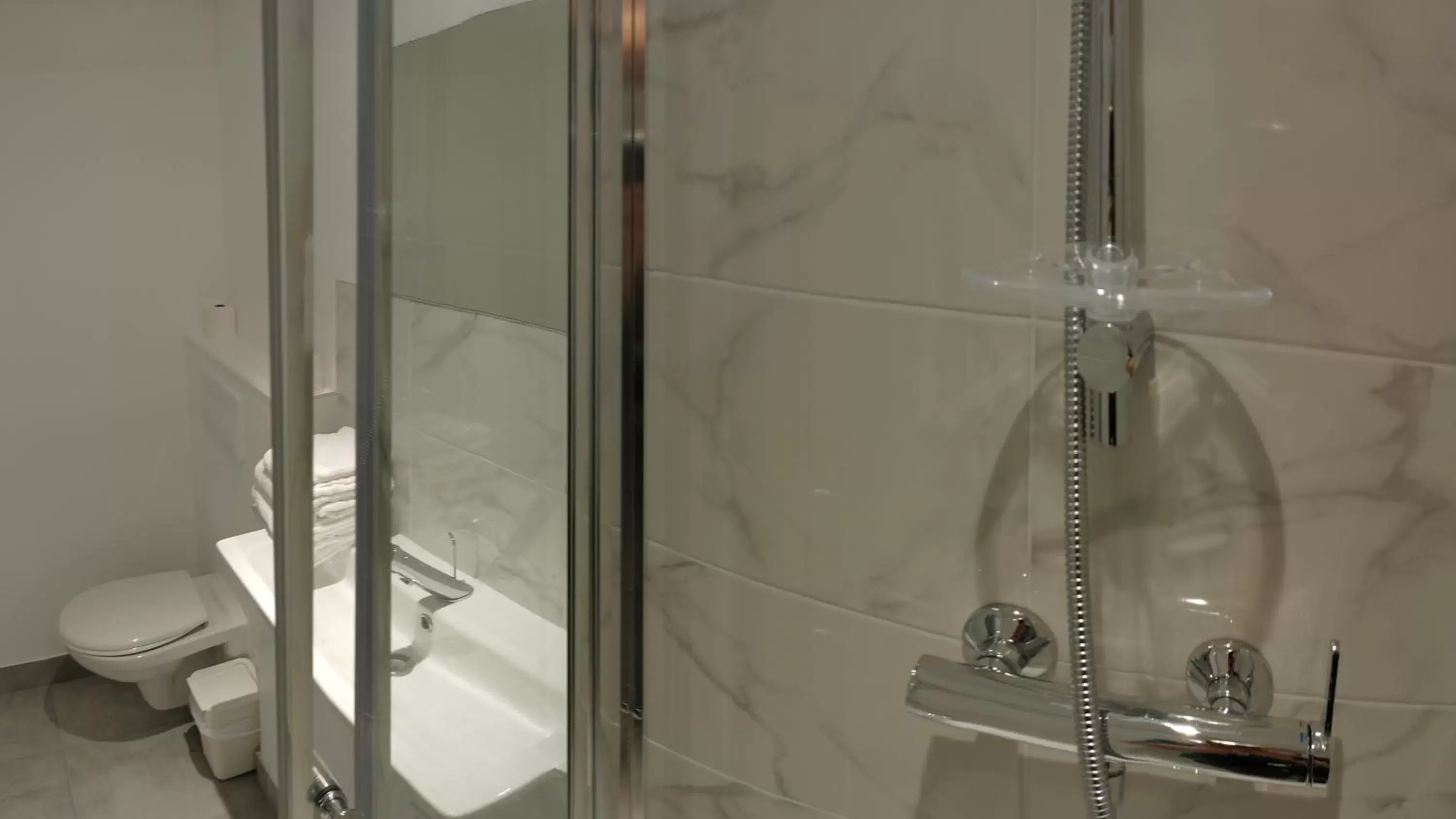 Double Room in Fasthotel Well Inn Mâcon sud - un hôtel FH Confort Double Room in Fasthotel Well Inn Mâcon sud - un hôtel FH Confort