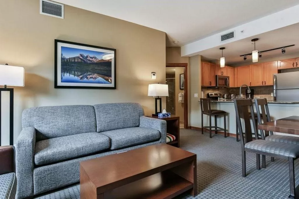 Seating Area in B&B Falcon Crest Lodge 1BR 1Pullout