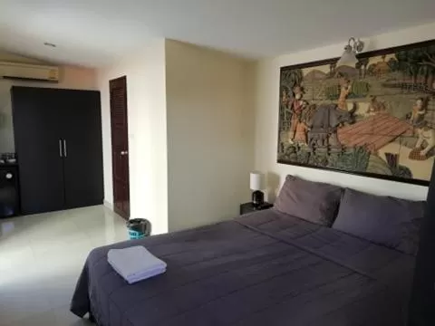 Bedroom, Bed in Dania