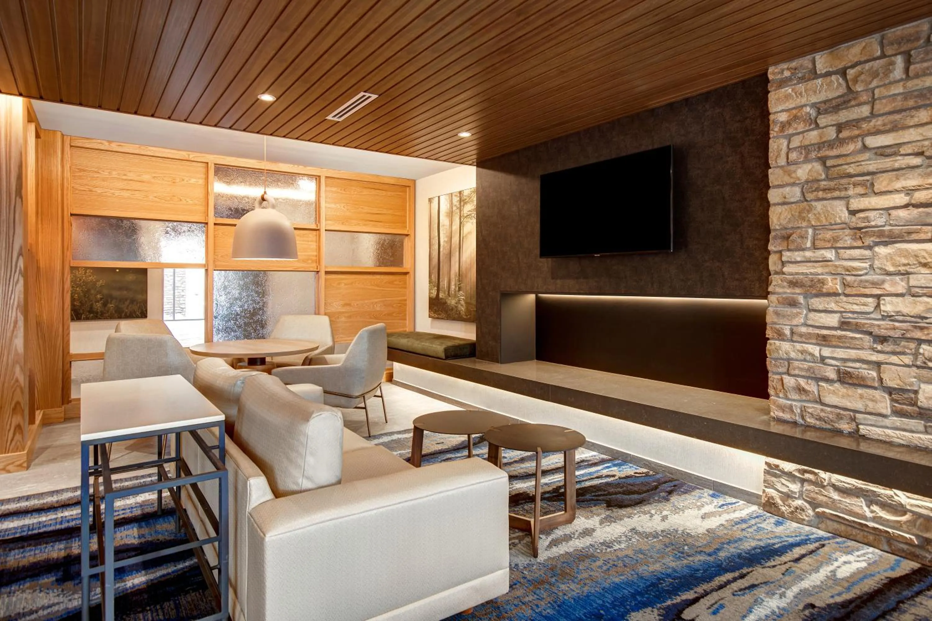 Communal lounge/ TV room in Fairfield by Marriott Inn & Suites Rochester Hills