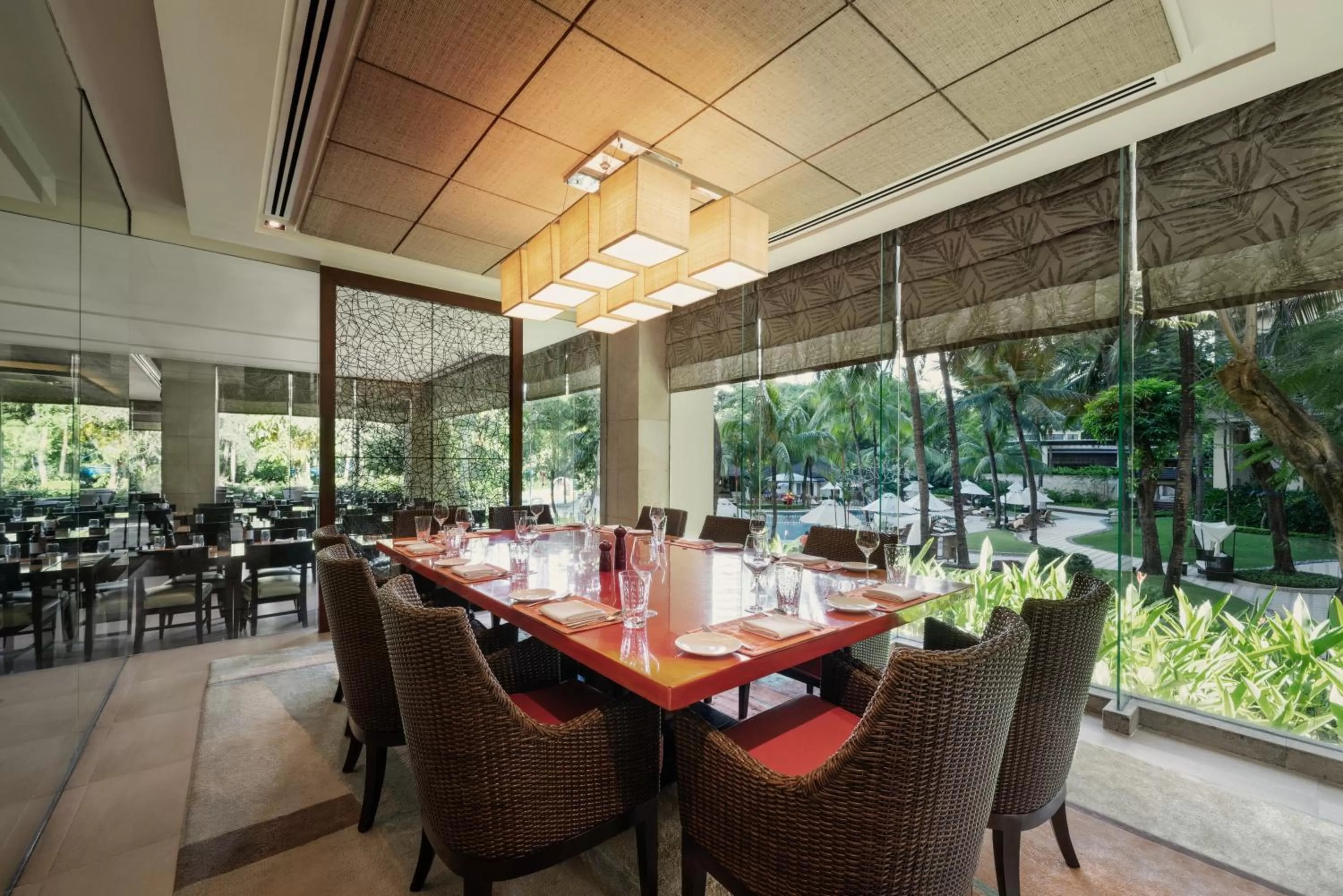 Restaurant/places to eat in Edsa Shangri-La, Manila