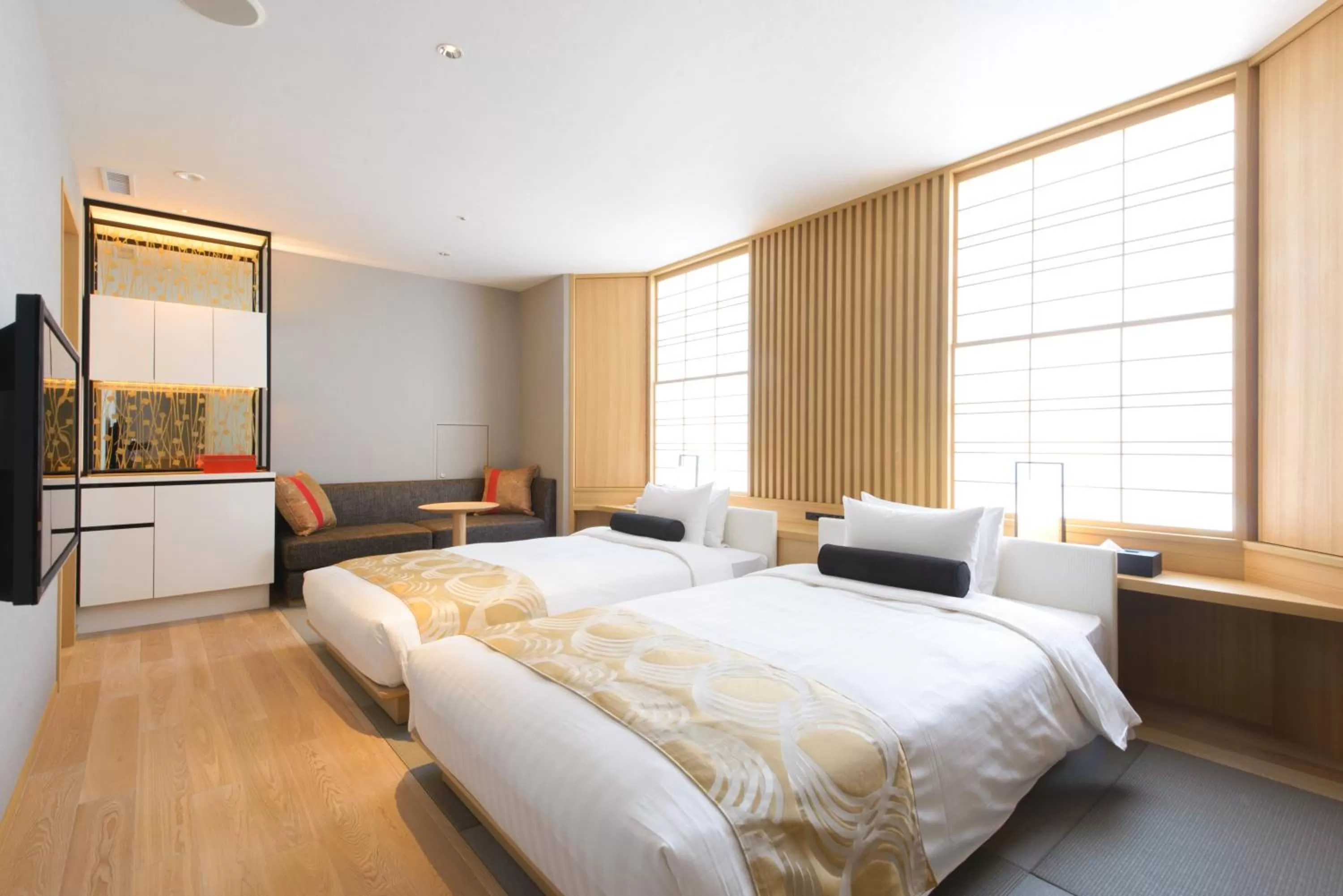 Bed in Kanazawa Tokyu Hotel