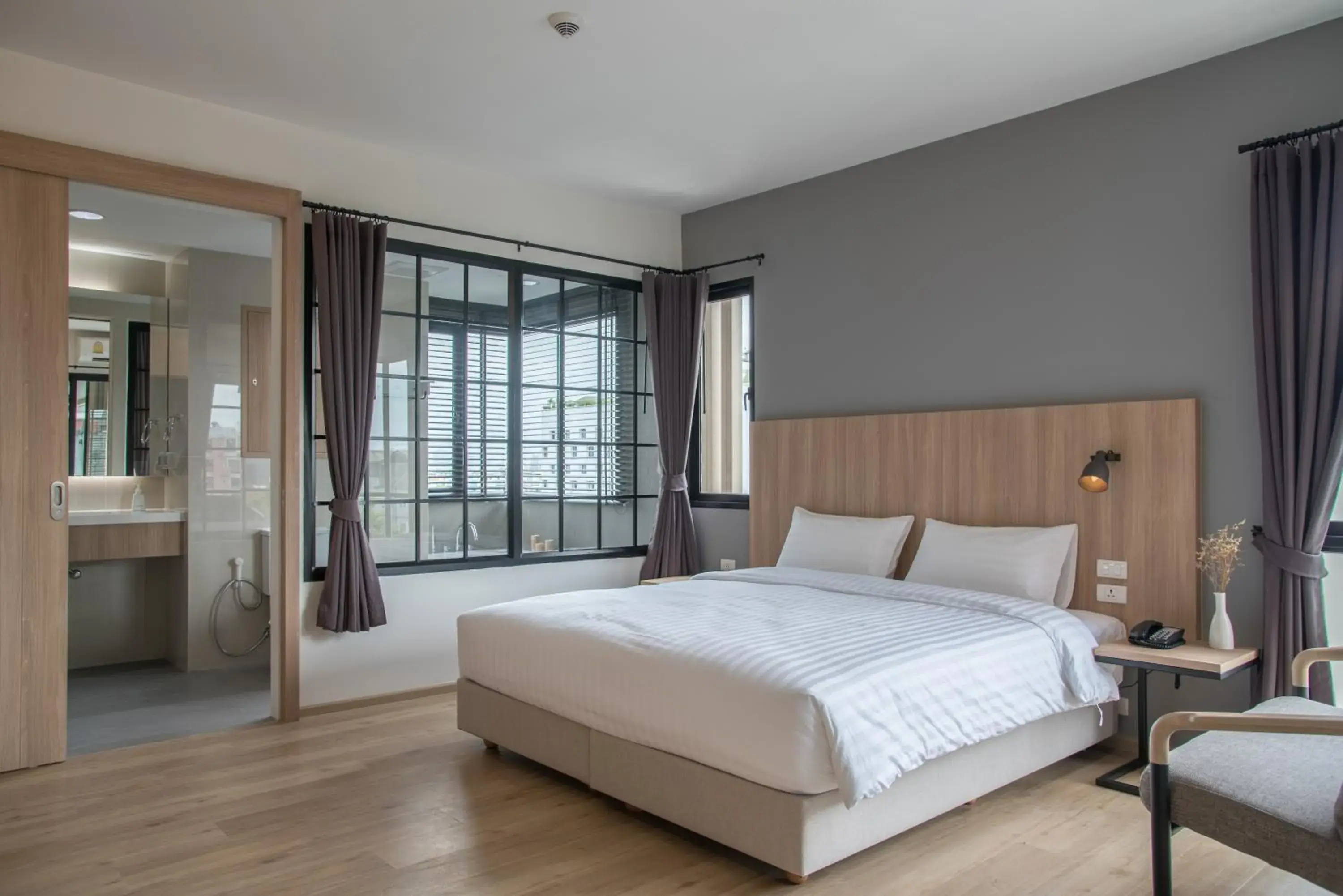 Suite in Mii Hotel Srinakarin Suite in Mii Hotel Srinakarin